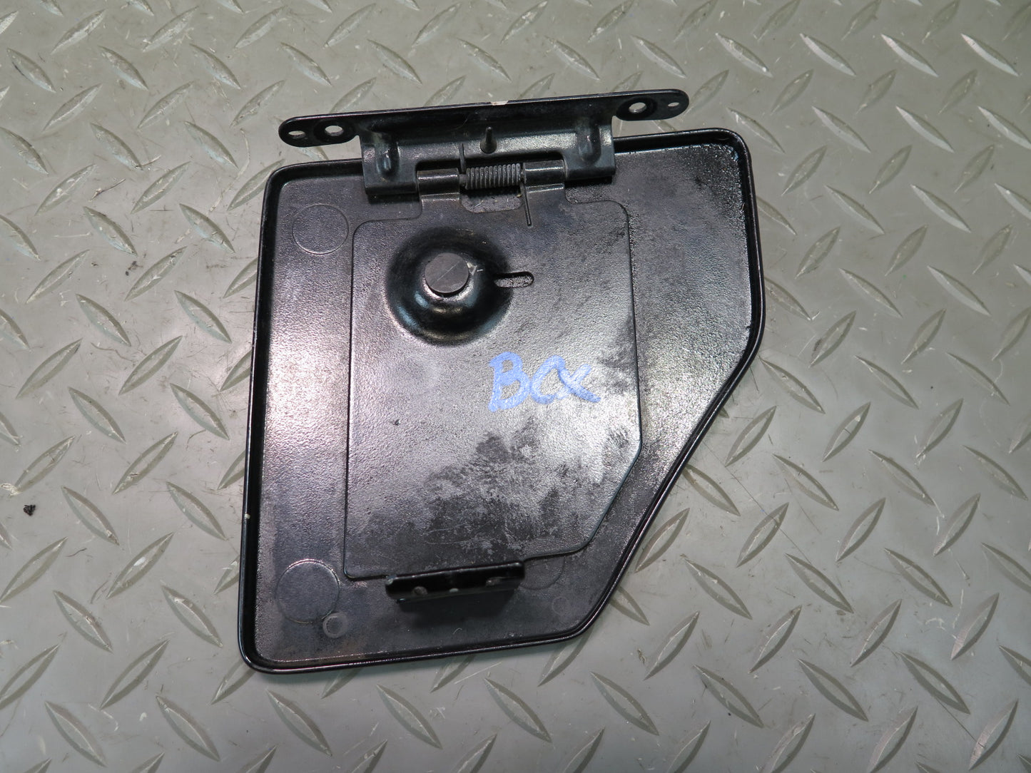 2004-2009 Cadillac XLR Fuel Tank Filler Door Lid Cover Black