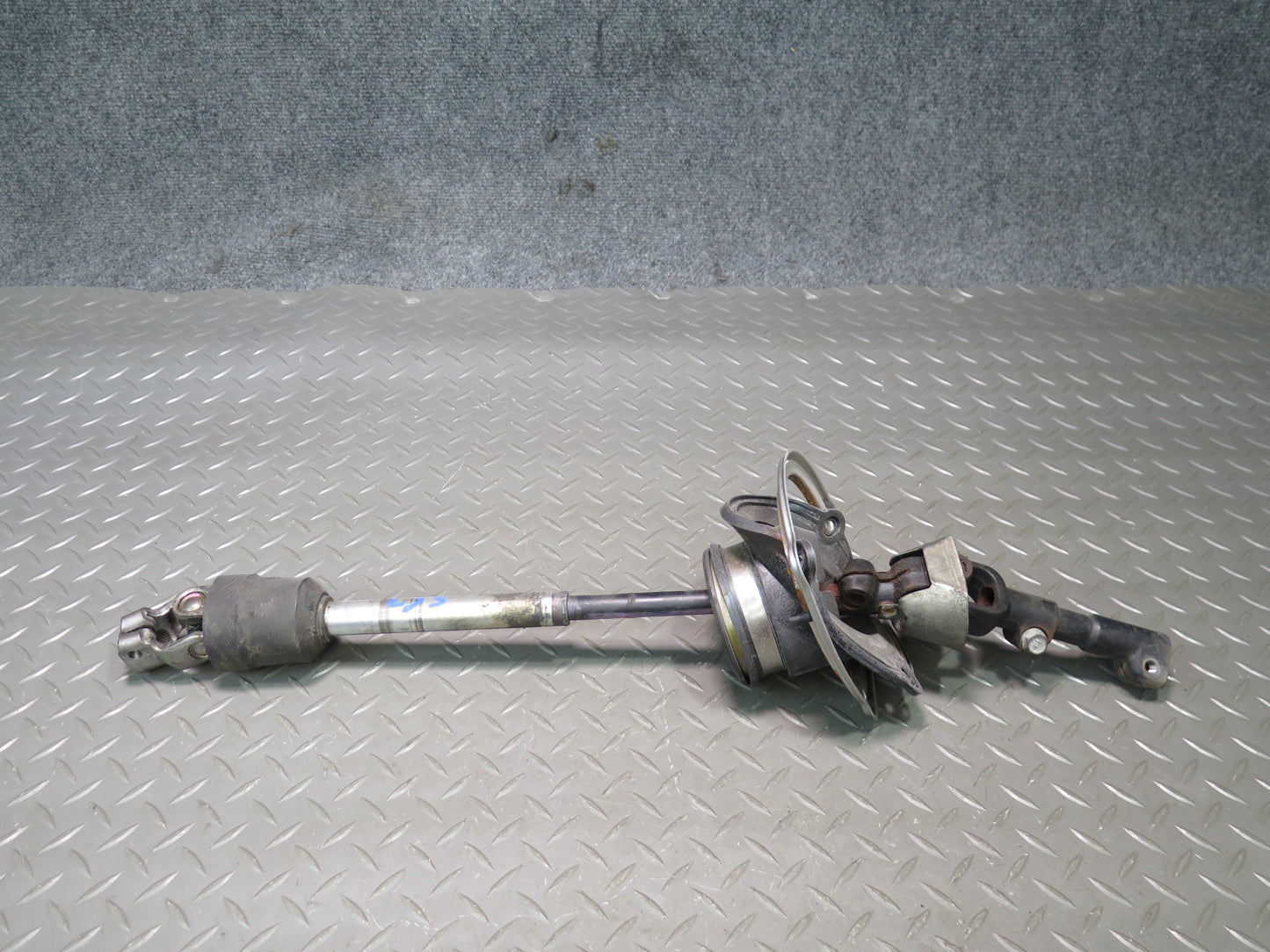 01-06 Lexus UCF30L LS430 Steering Column Lower U Joint Linkage Shaft OEM