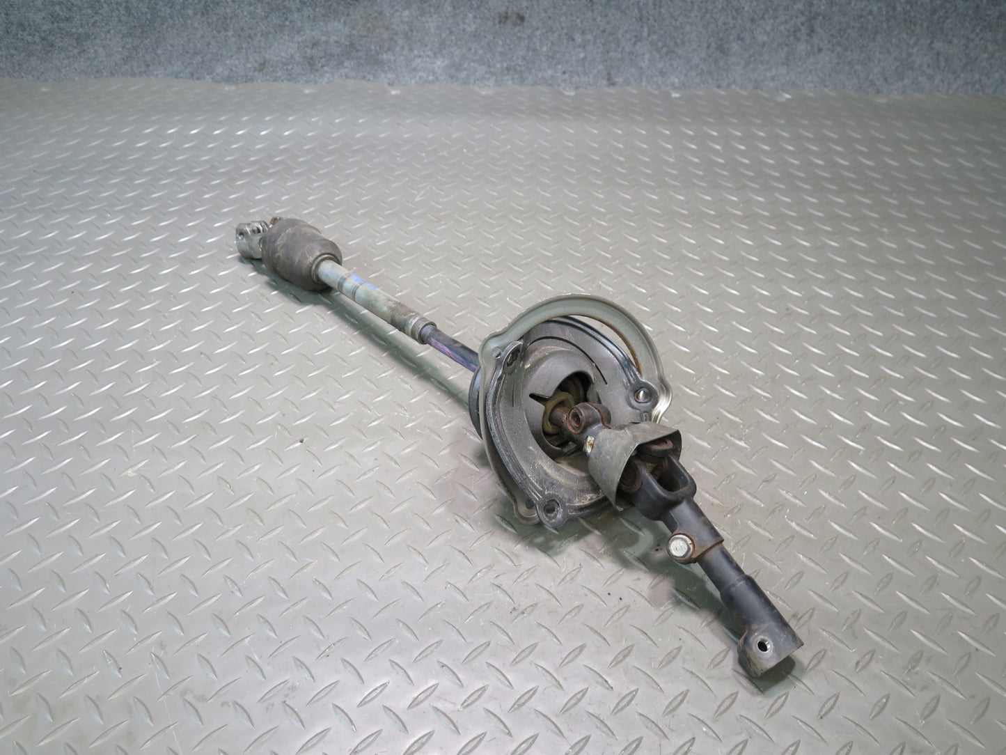 01-06 Lexus UCF30L LS430 Steering Column Lower U Joint Linkage Shaft OEM