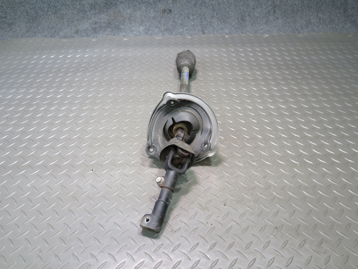 01-06 Lexus UCF30L LS430 Steering Column Lower U Joint Linkage Shaft OEM