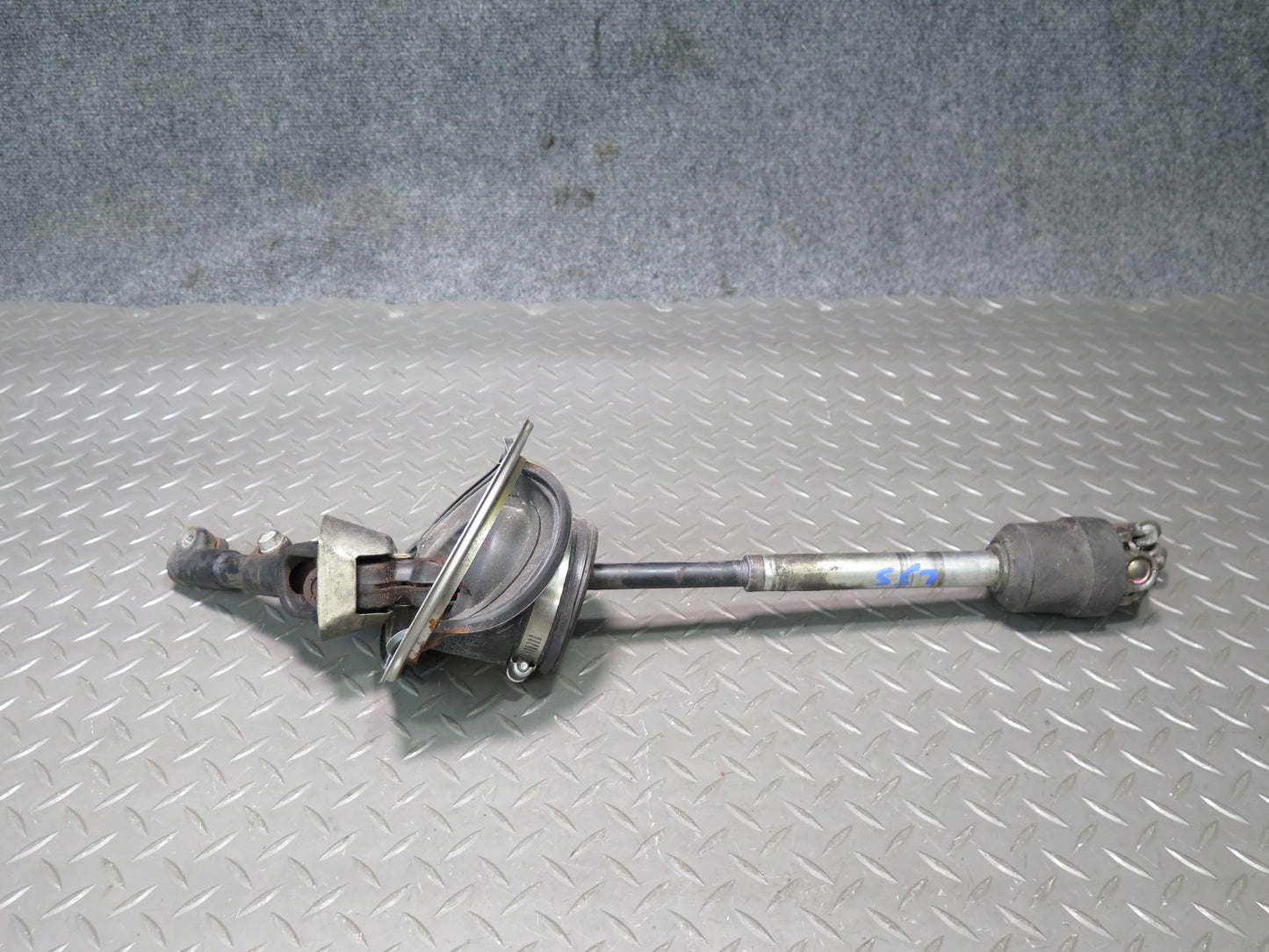 01-06 Lexus UCF30L LS430 Steering Column Lower U Joint Linkage Shaft OEM