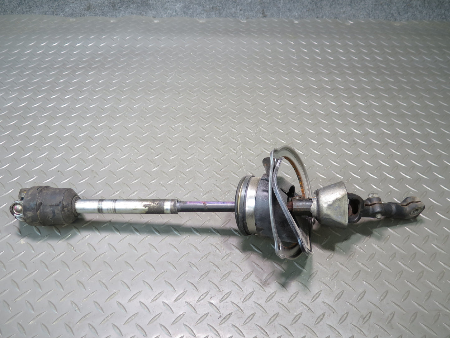 01-06 Lexus UCF30L LS430 Steering Column Lower U Joint Linkage Shaft OEM