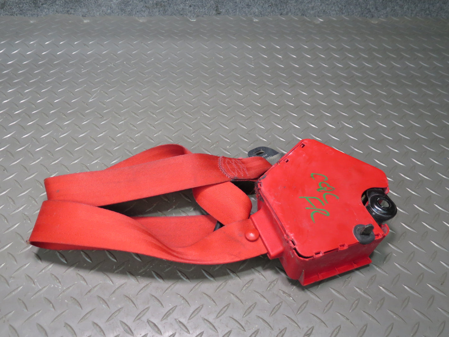 86-94 CHEVROLET CORVETTE C4 FRONT LEFT & RIGHT SIDE SEATBELT RETRACTOR W BUCKLE SET OEM