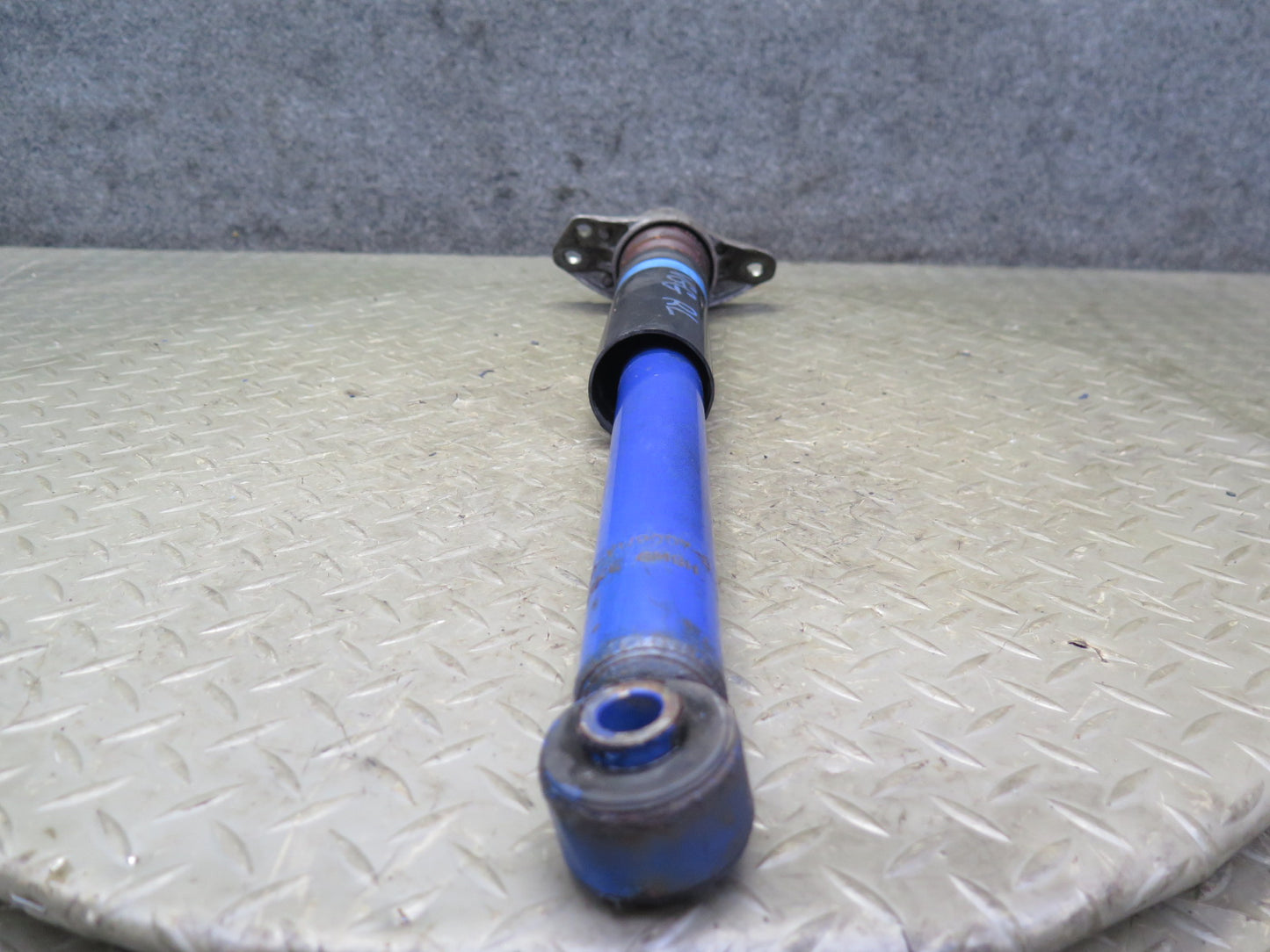 12-13 VW Golf R MK6 Set of 2 Rear Left & Right Strut Shock Absorber Aftermarket