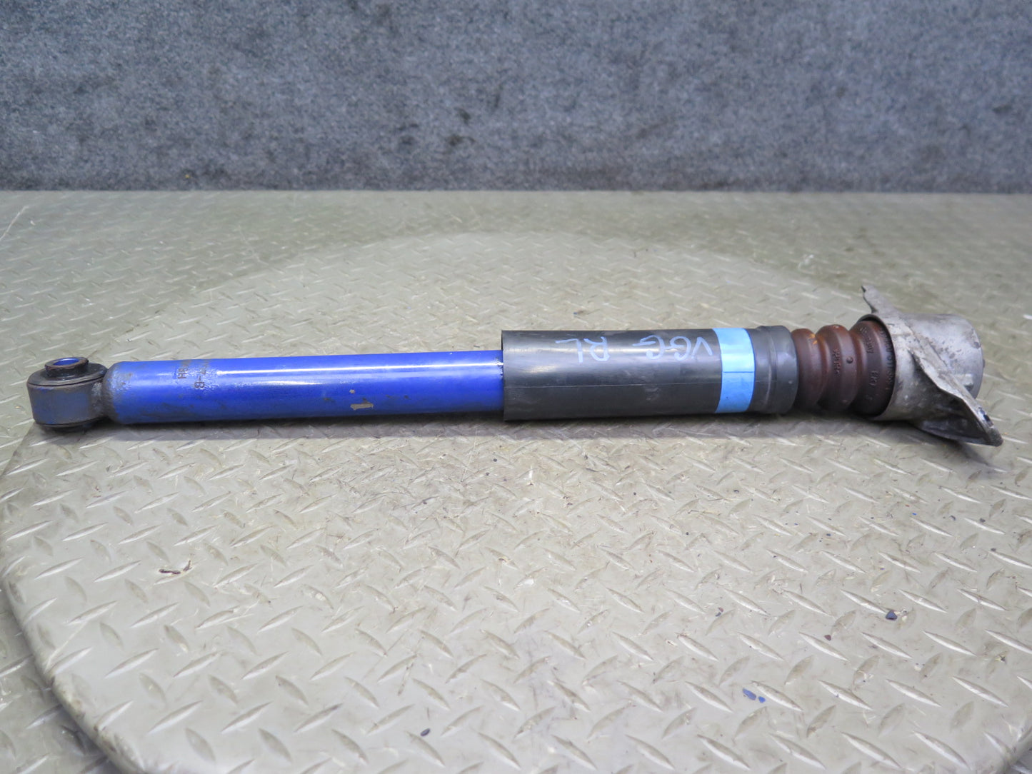 12-13 VW Golf R MK6 Set of 2 Rear Left & Right Strut Shock Absorber Aftermarket