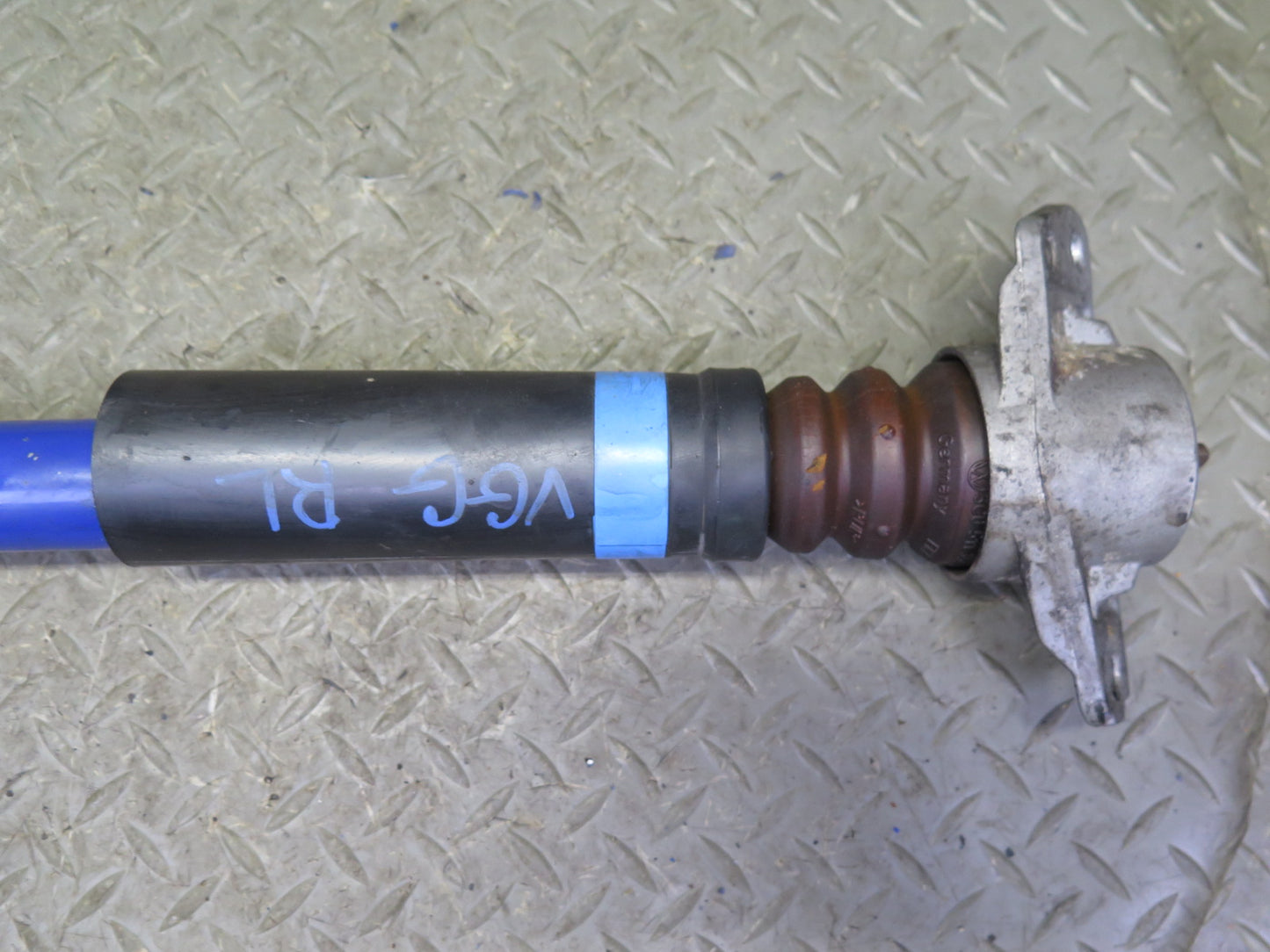 12-13 VW Golf R MK6 Set of 2 Rear Left & Right Strut Shock Absorber Aftermarket