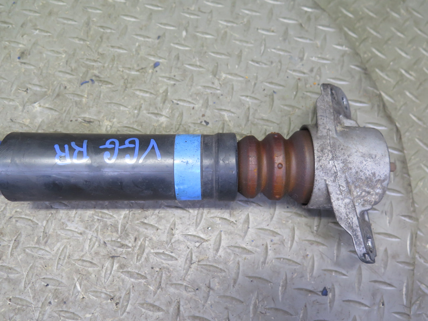 12-13 VW Golf R MK6 Set of 2 Rear Left & Right Strut Shock Absorber Aftermarket