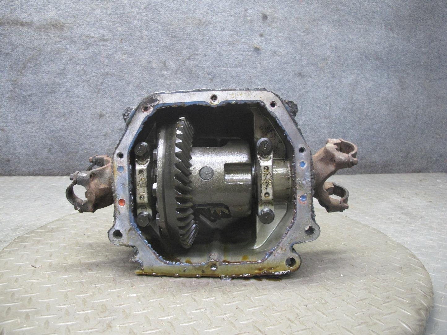 88-96 Chevrolet Corvette C4 A/T Dana 36 Rear Differential Carrier 2.59 Ratio 41k