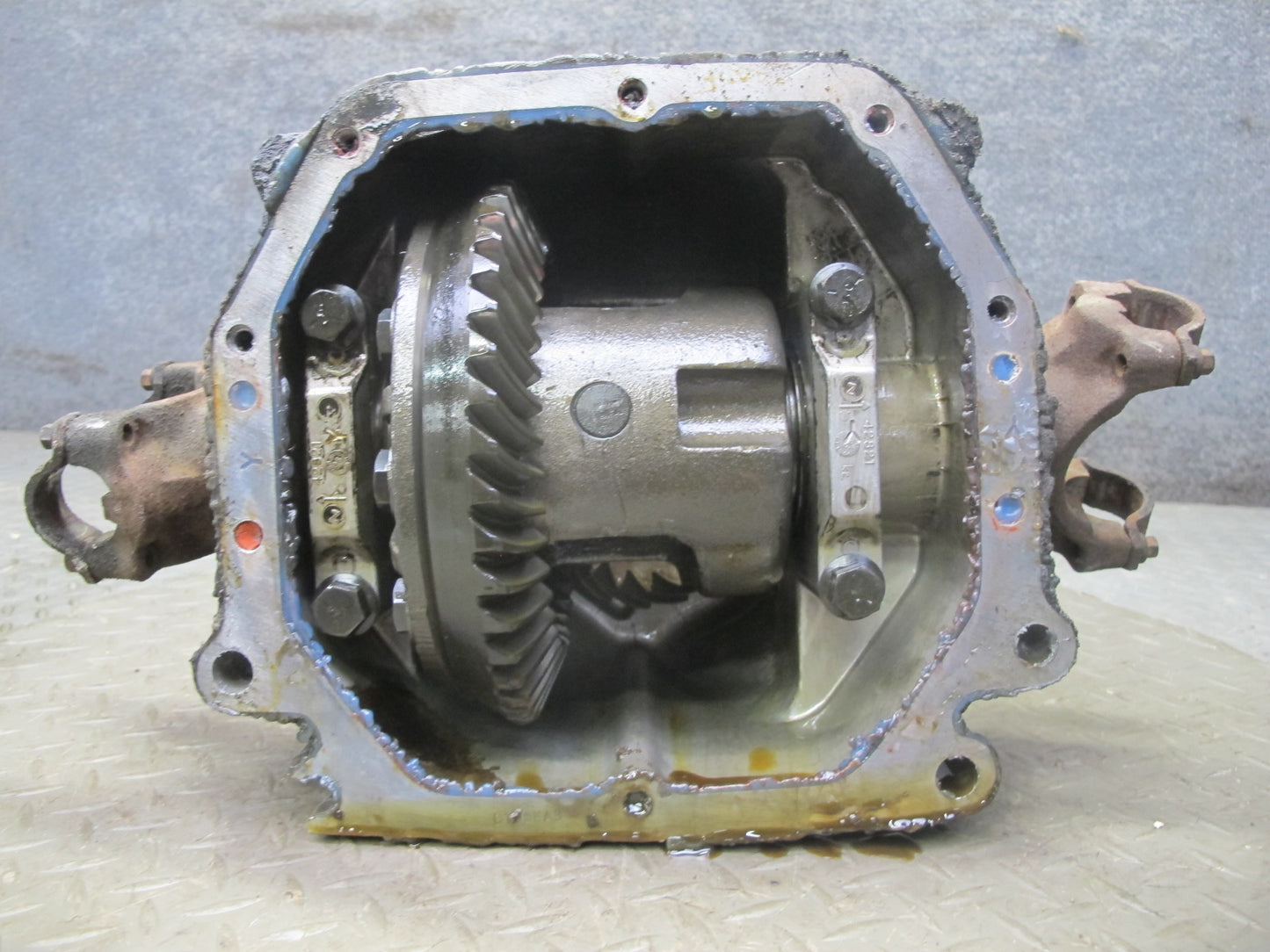 88-96 Chevrolet Corvette C4 A/T Dana 36 Rear Differential Carrier 2.59 Ratio 41k