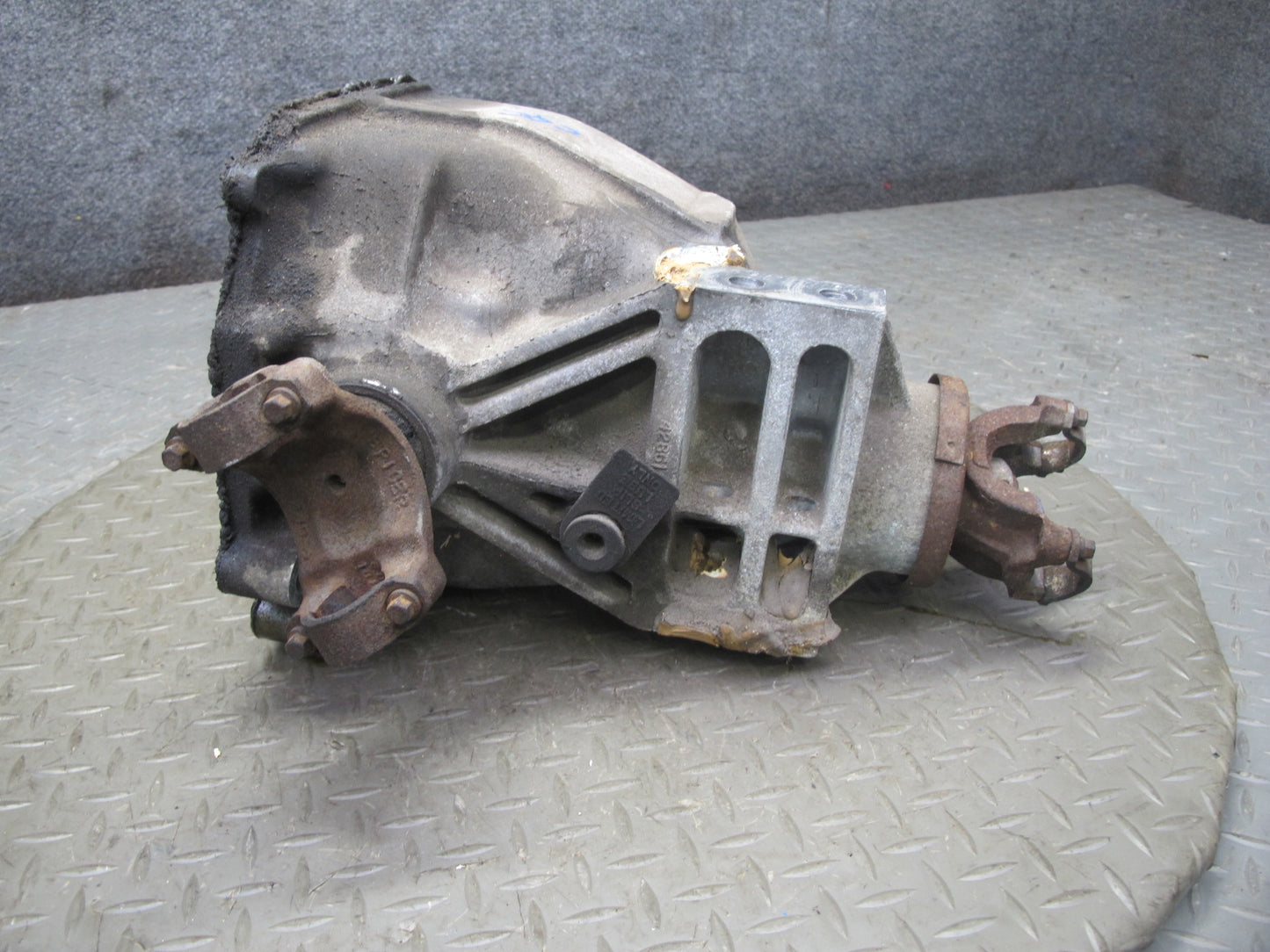 88-96 Chevrolet Corvette C4 A/T Dana 36 Rear Differential Carrier 2.59 Ratio 41k