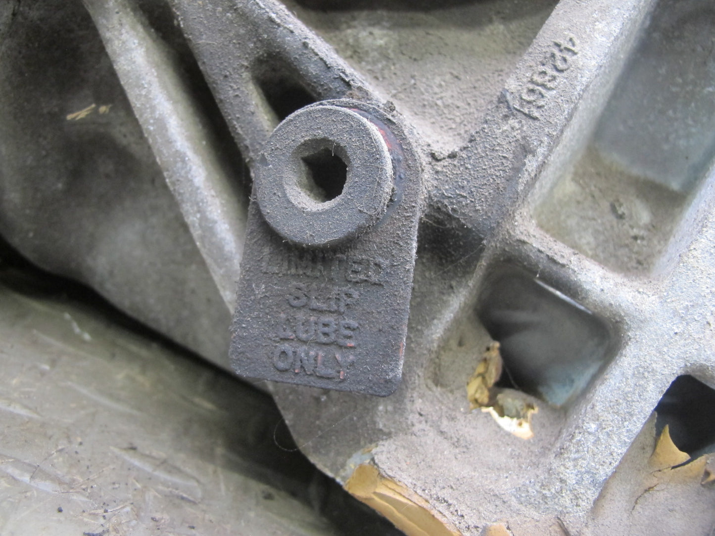 88-96 Chevrolet Corvette C4 A/T Dana 36 Rear Differential Carrier 2.59 Ratio 41k