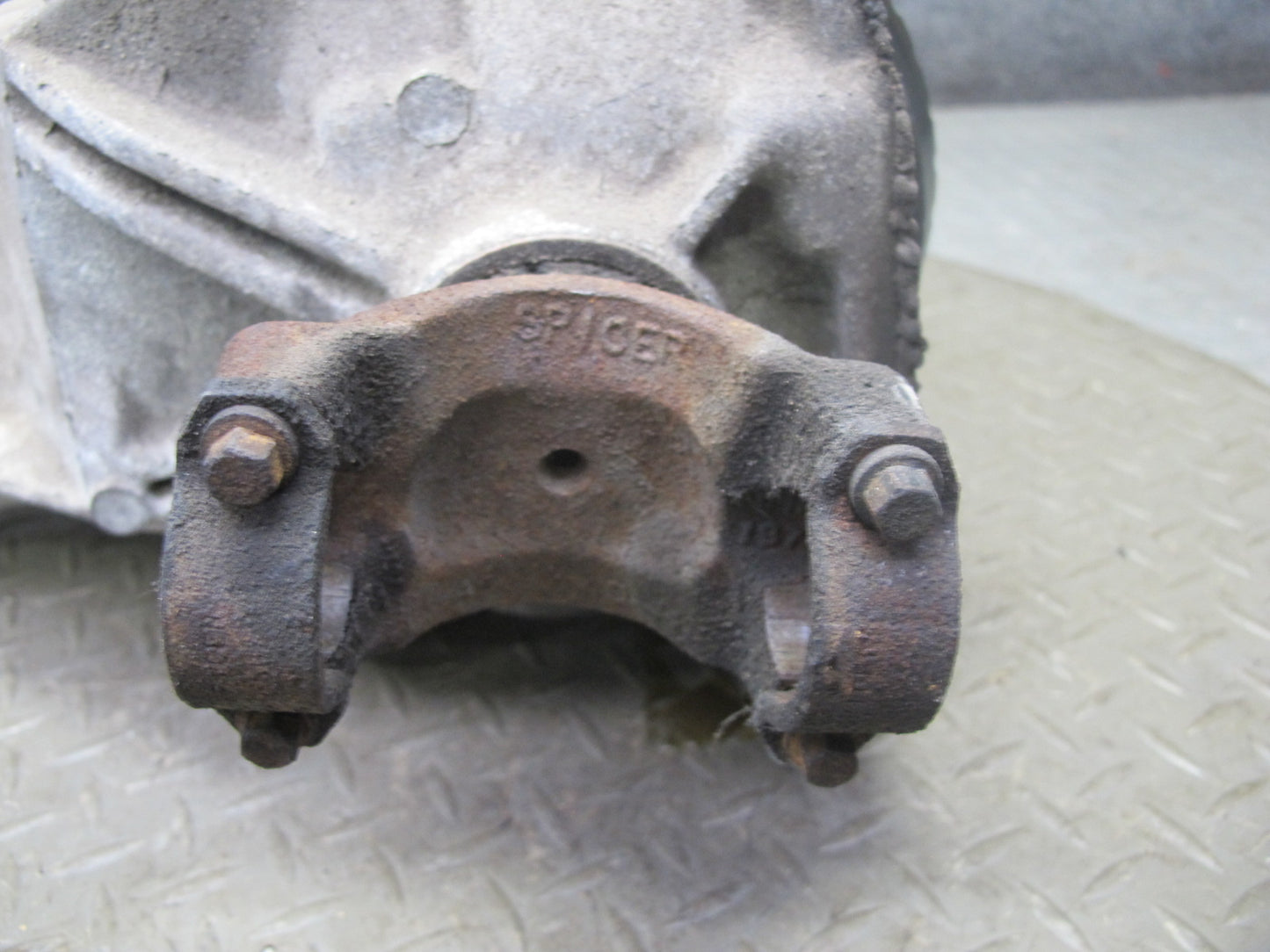 88-96 Chevrolet Corvette C4 A/T Dana 36 Rear Differential Carrier 2.59 Ratio 41k