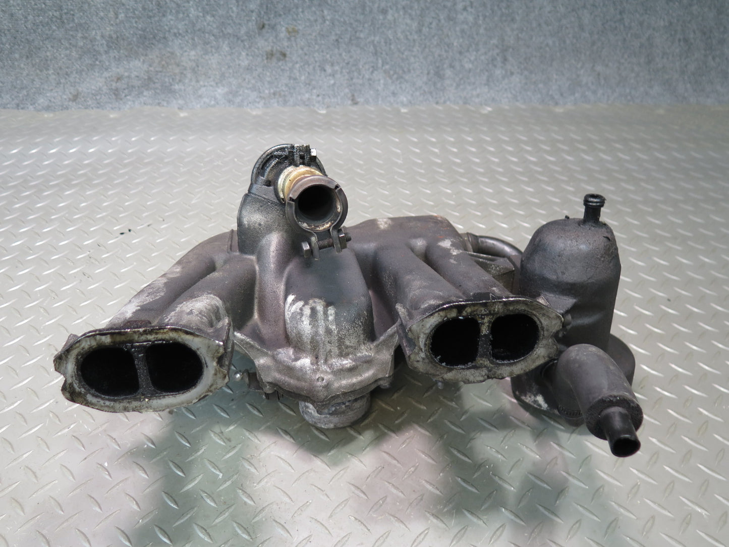 81-83 Mercedes W123 240D 616.912 Engine Intake Manifold w EGR Valve OEM