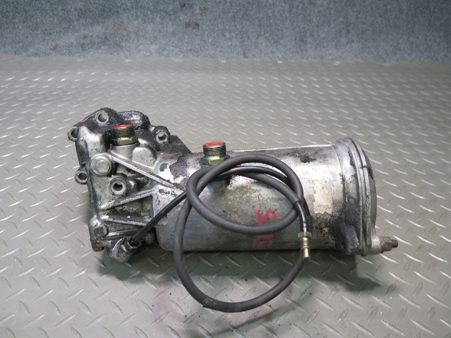 81-83 Mercedes W123 240D Diesel Engine Oil Filter Housing w Hose OEM