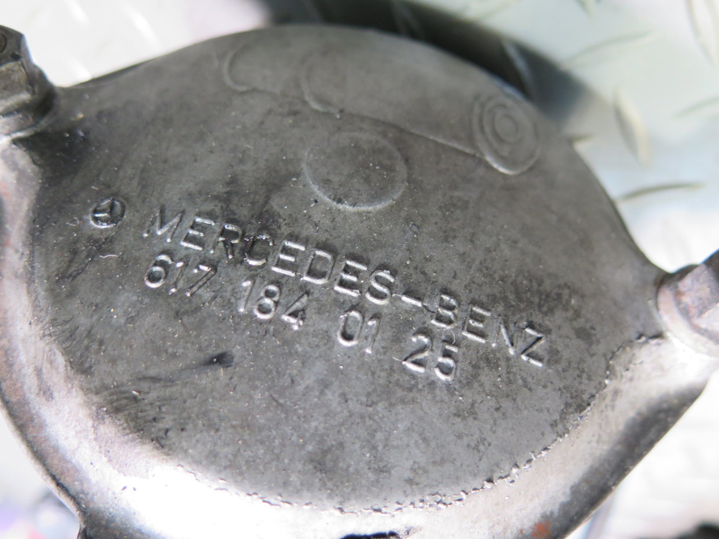 81-83 Mercedes W123 240D Diesel Engine Oil Filter Housing w Hose OEM