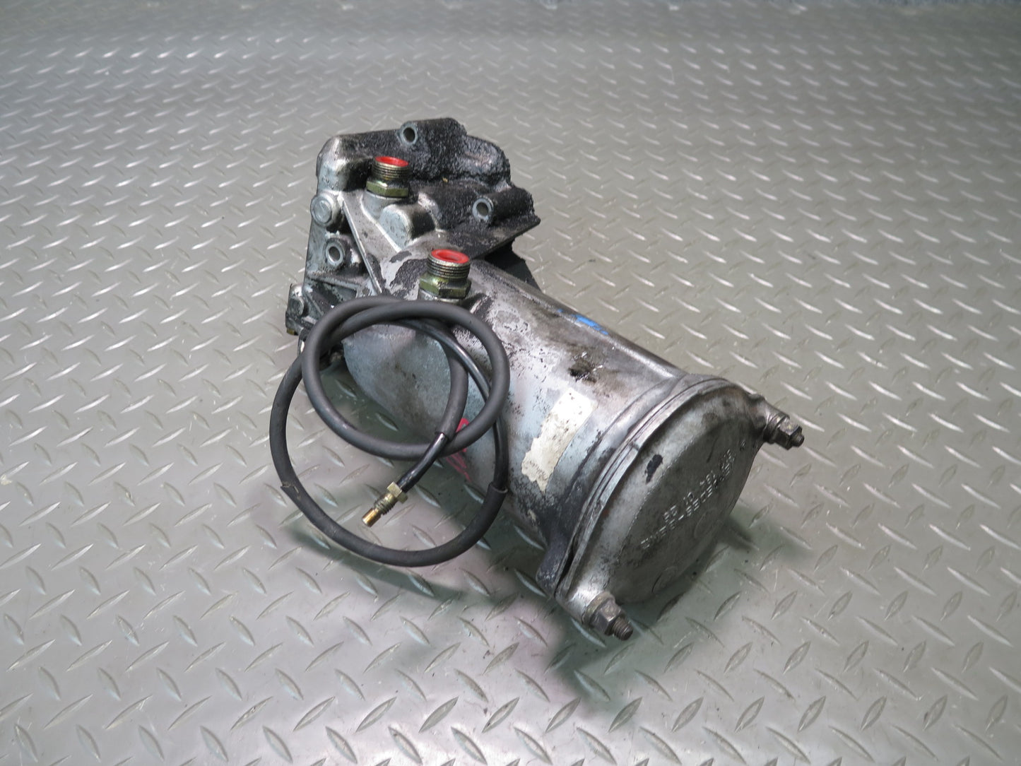 81-83 Mercedes W123 240D Diesel Engine Oil Filter Housing w Hose OEM