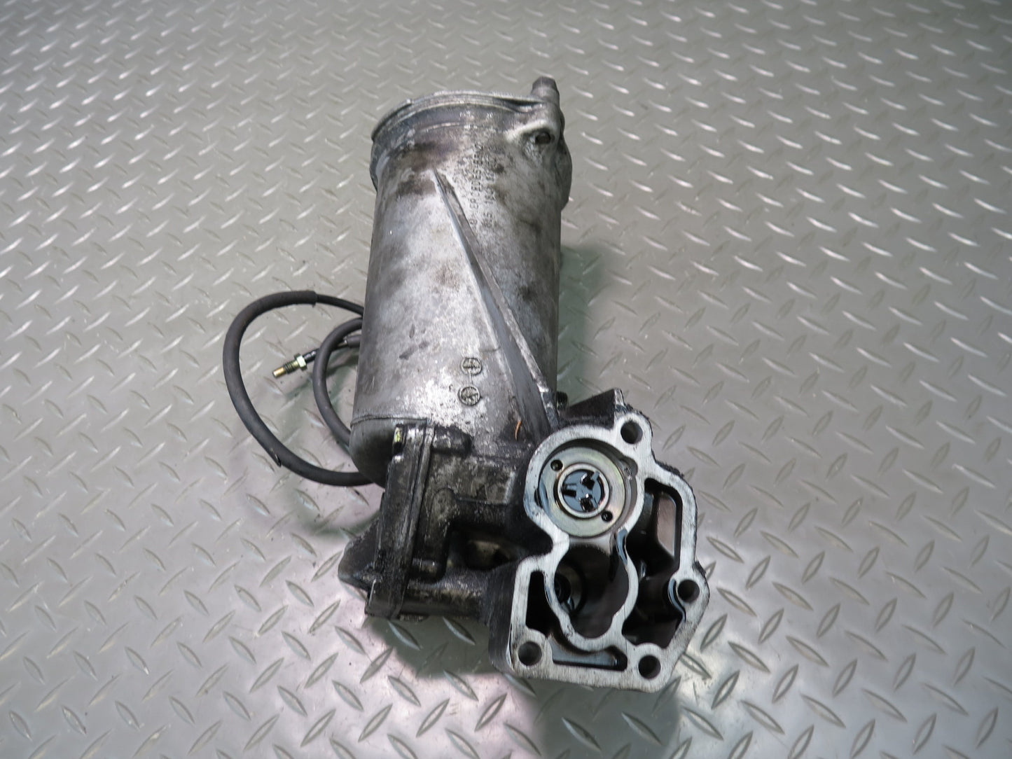 81-83 Mercedes W123 240D Diesel Engine Oil Filter Housing w Hose OEM