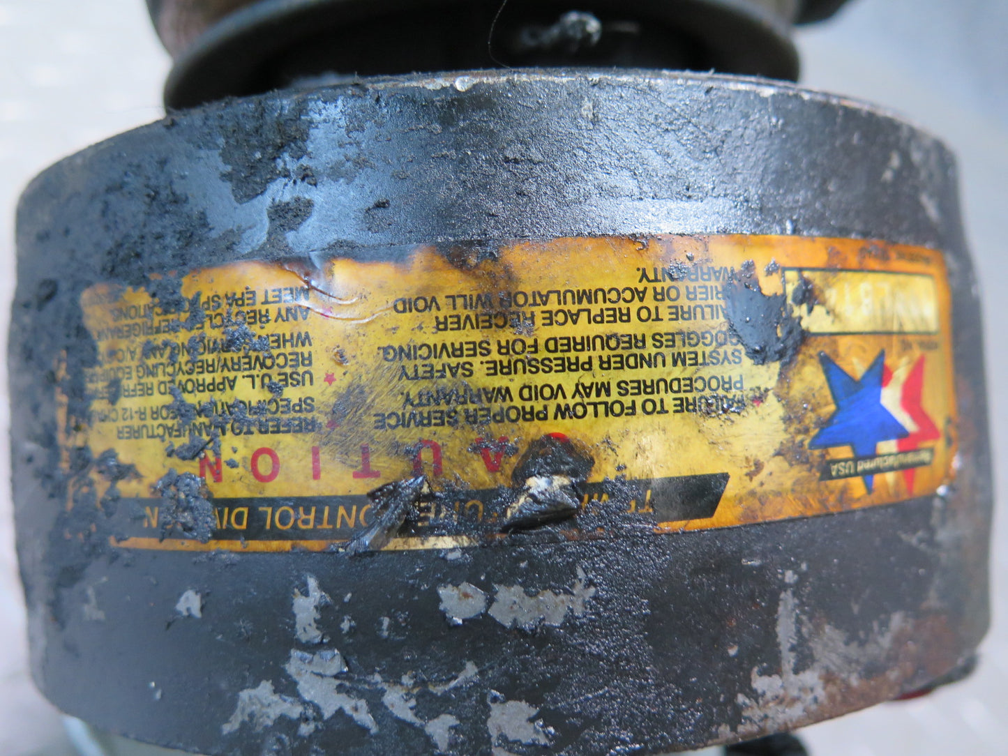 81-83 Mercedes W123 240D A/C Air Condition Compressor OEM