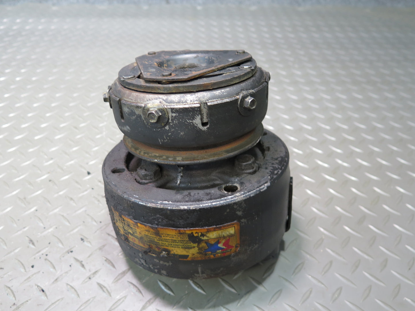 81-83 Mercedes W123 240D A/C Air Condition Compressor OEM