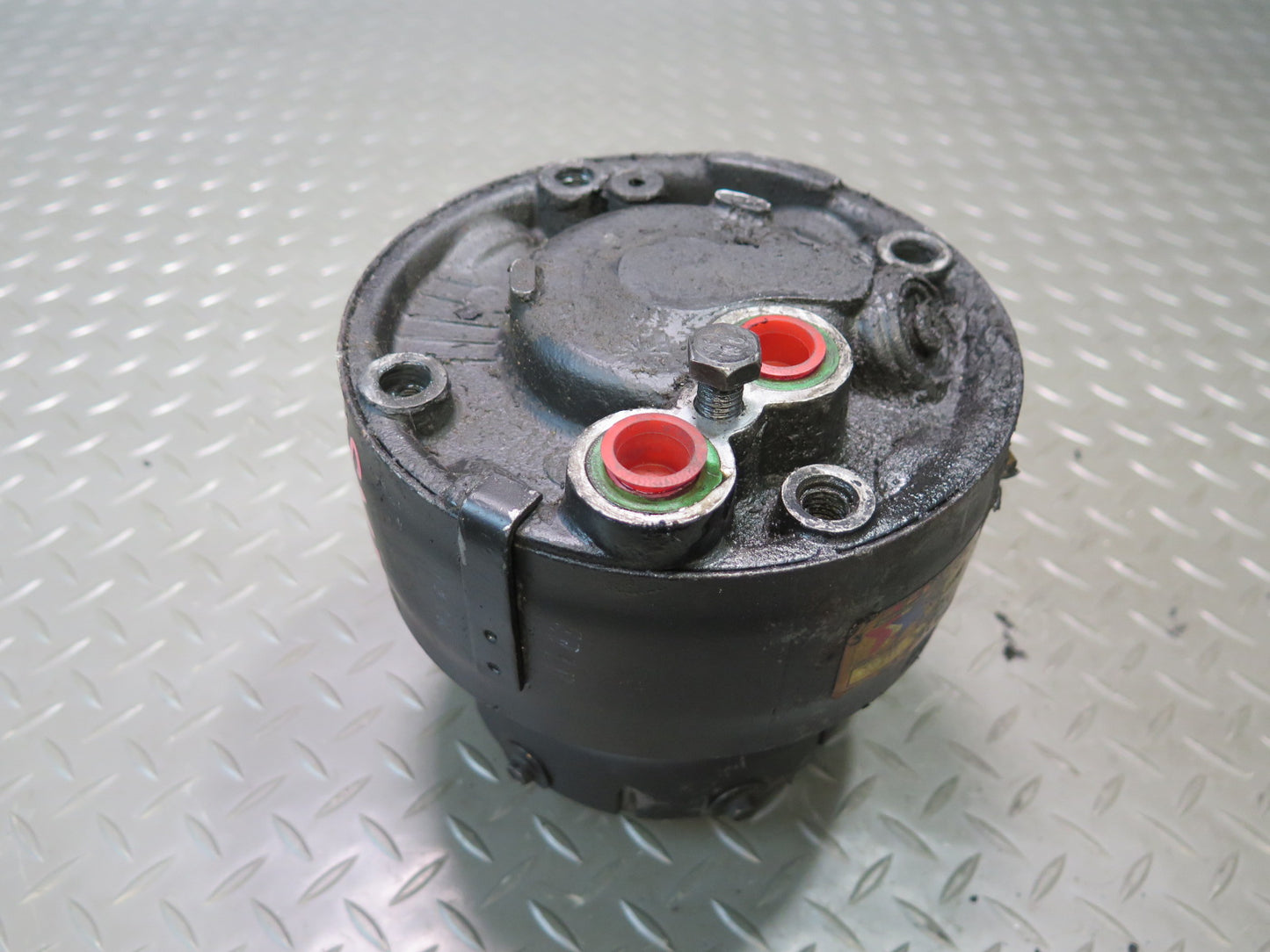 81-83 Mercedes W123 240D A/C Air Condition Compressor OEM