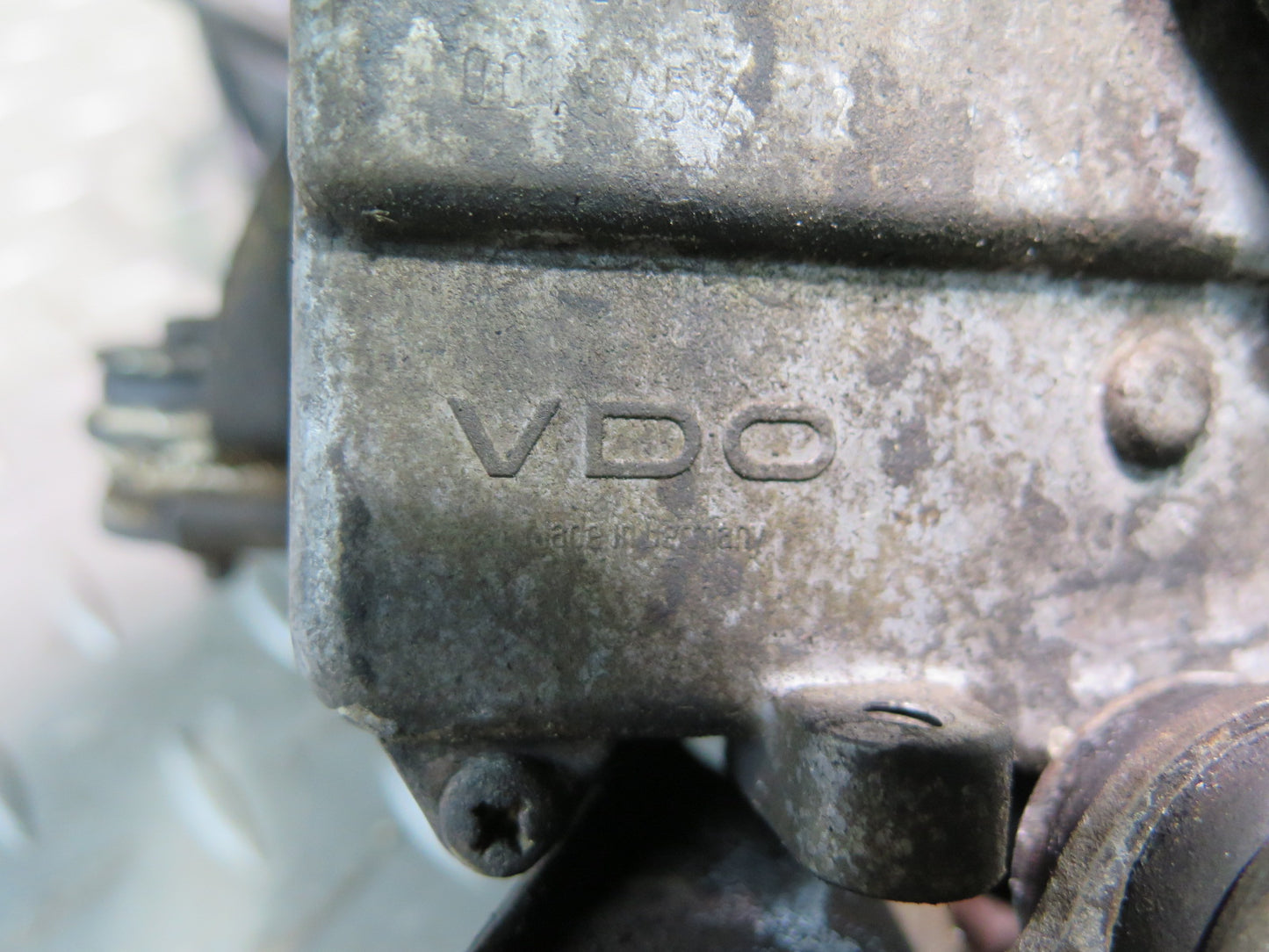 81-83 Mercedes W123 240D Cruise Control Servo Actuator Motor OEM
