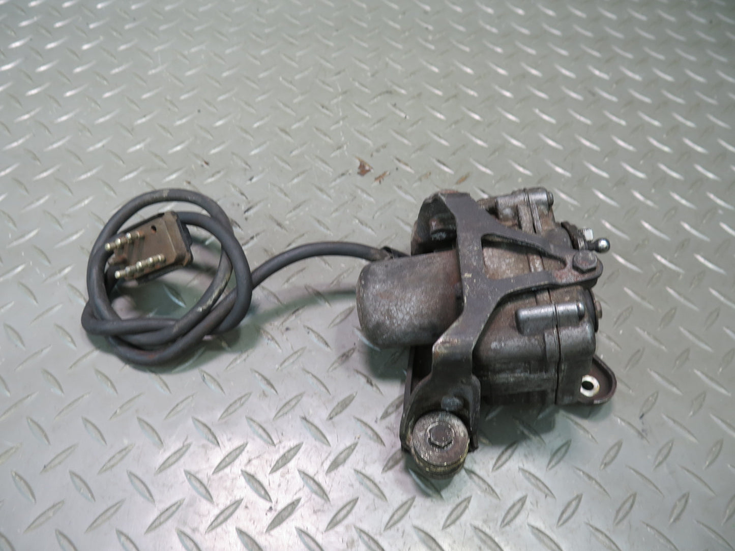 81-83 Mercedes W123 240D Cruise Control Servo Actuator Motor OEM
