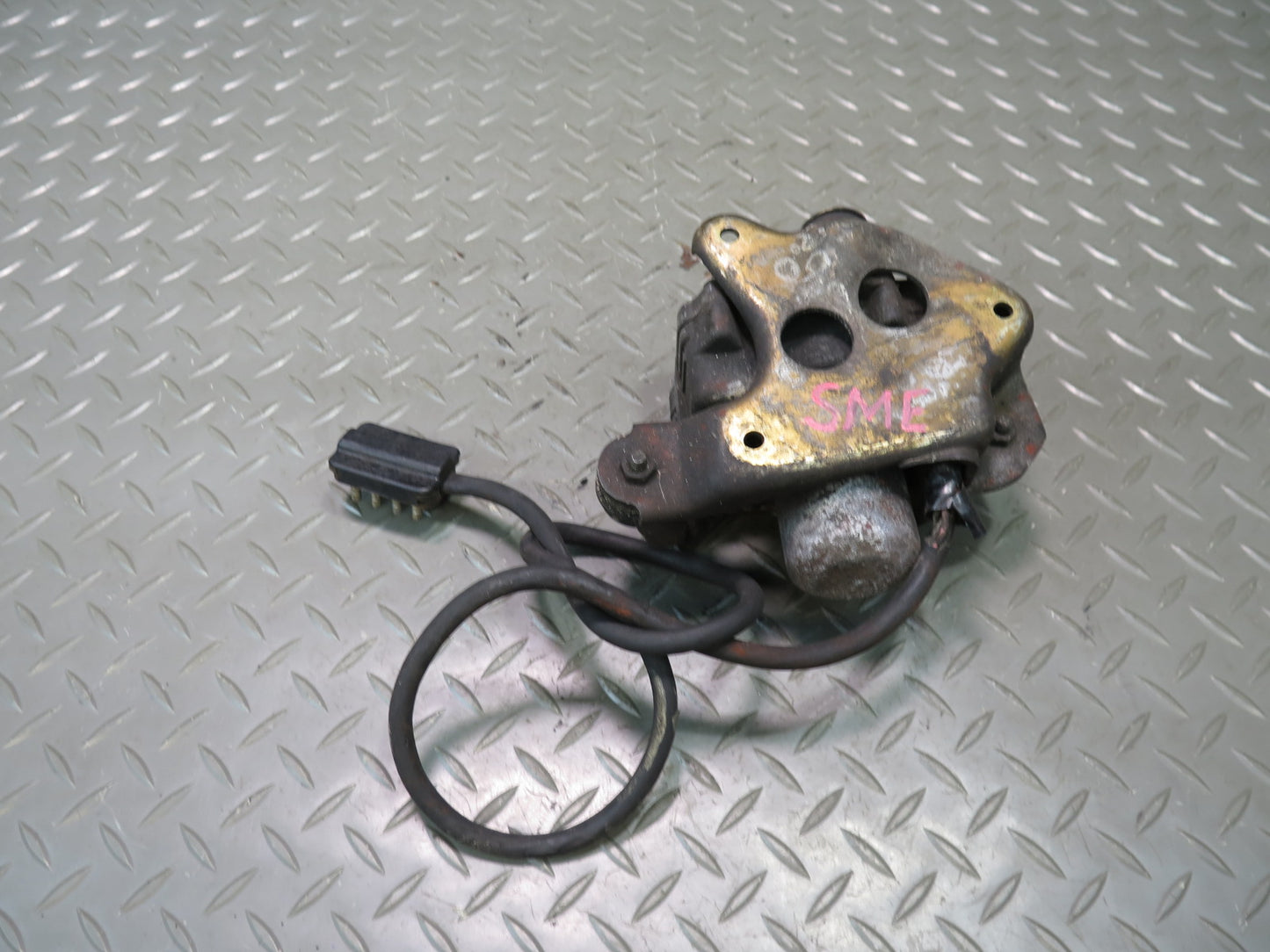 81-83 Mercedes W123 240D Cruise Control Servo Actuator Motor OEM