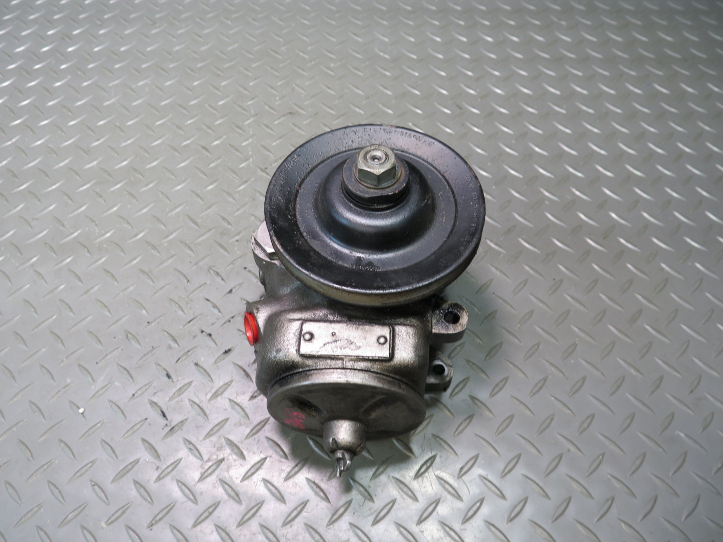 81-83 Mercedes W123 240D Power Steering Pump 117K Miles 1164601780 OEM