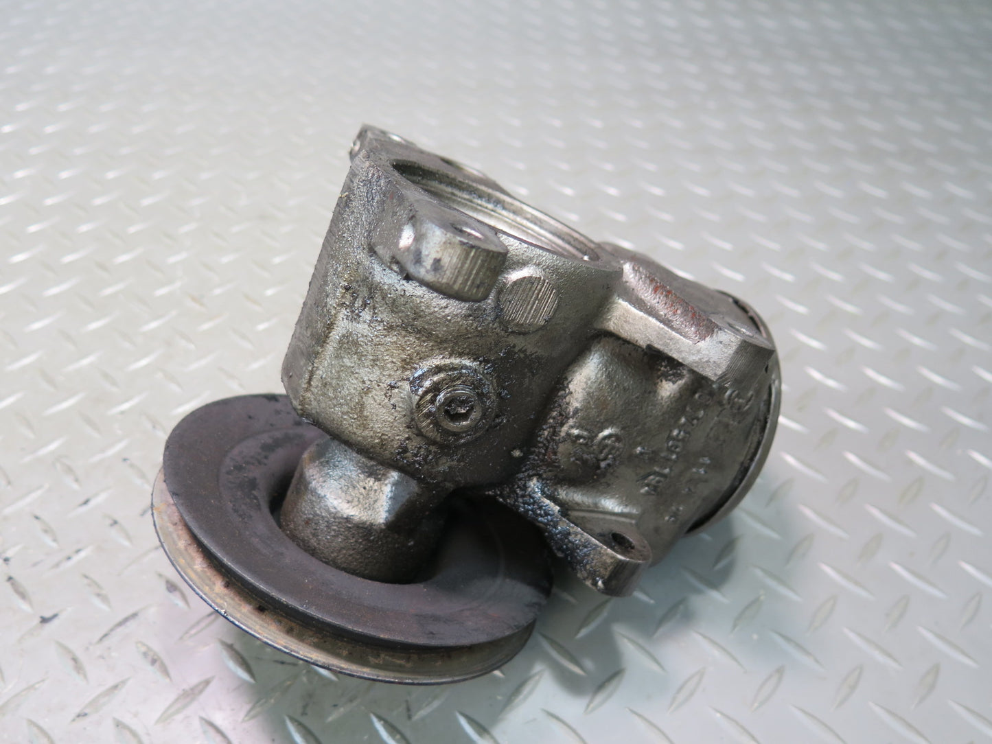 81-83 Mercedes W123 240D Power Steering Pump 117K Miles 1164601780 OEM