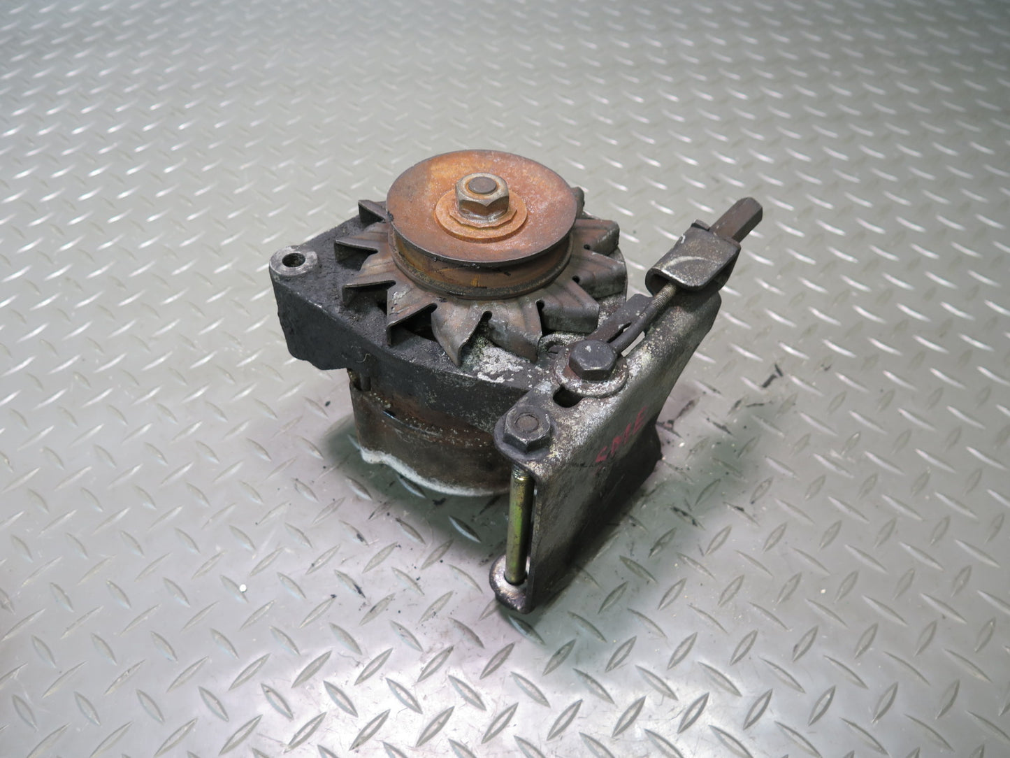 81-83 Mercedes W123 240D 55AMP Engine Alternator Generator 0120489917 OEM