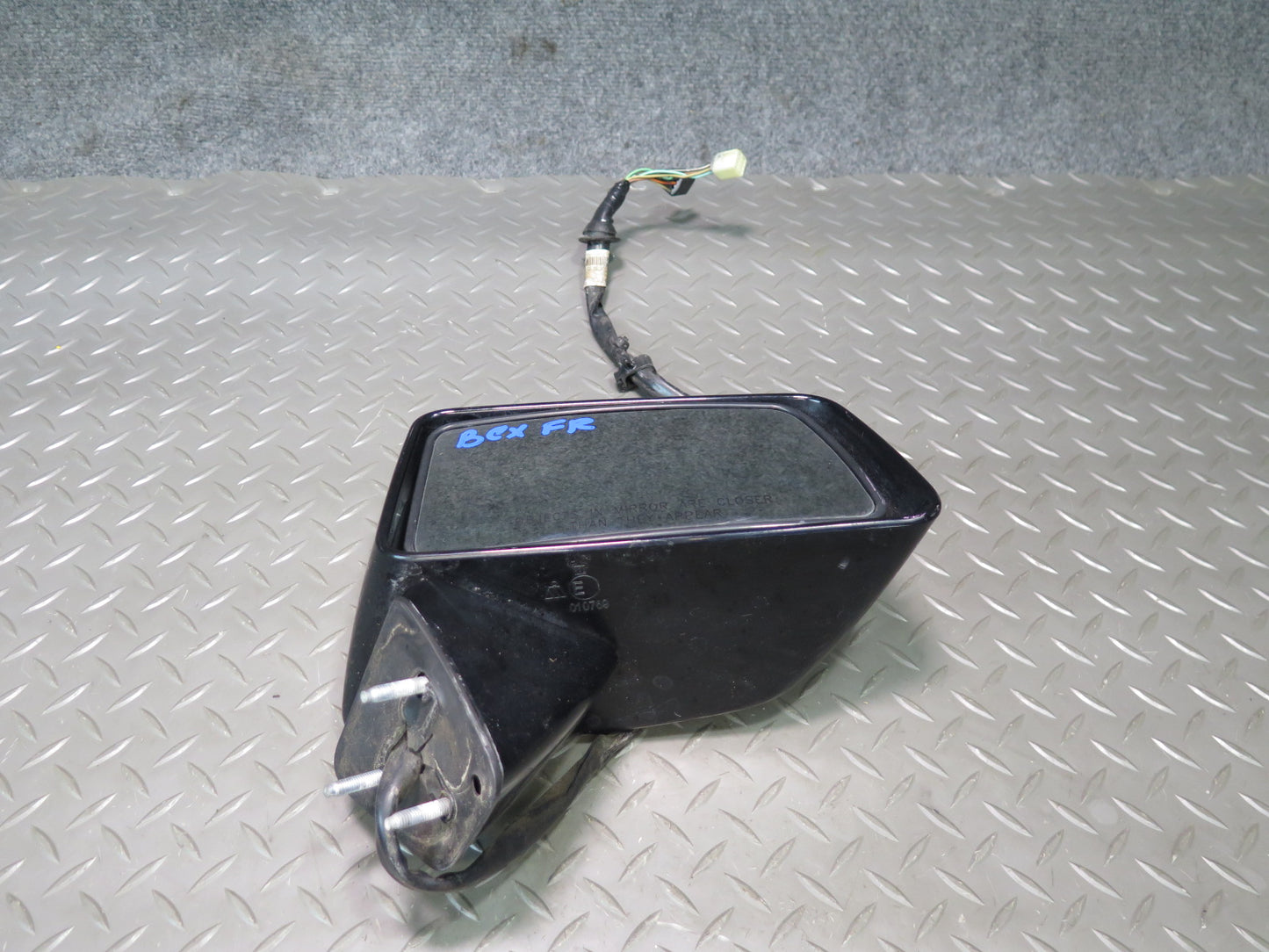 2004-2005 Cadillac XLR Right Passenger Side Door Exterior Side View Mirror Black
