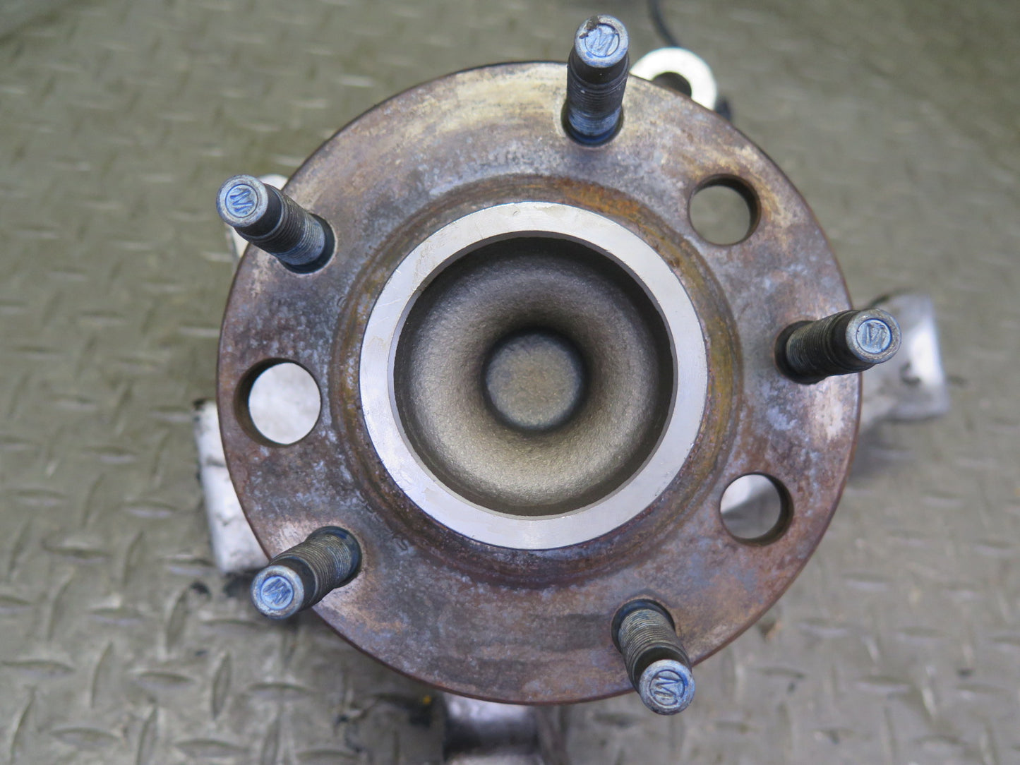 91-96 Chevrolet Corvette C4 Front Right Spindle Knuckle Wheel Hub Bearing OEM