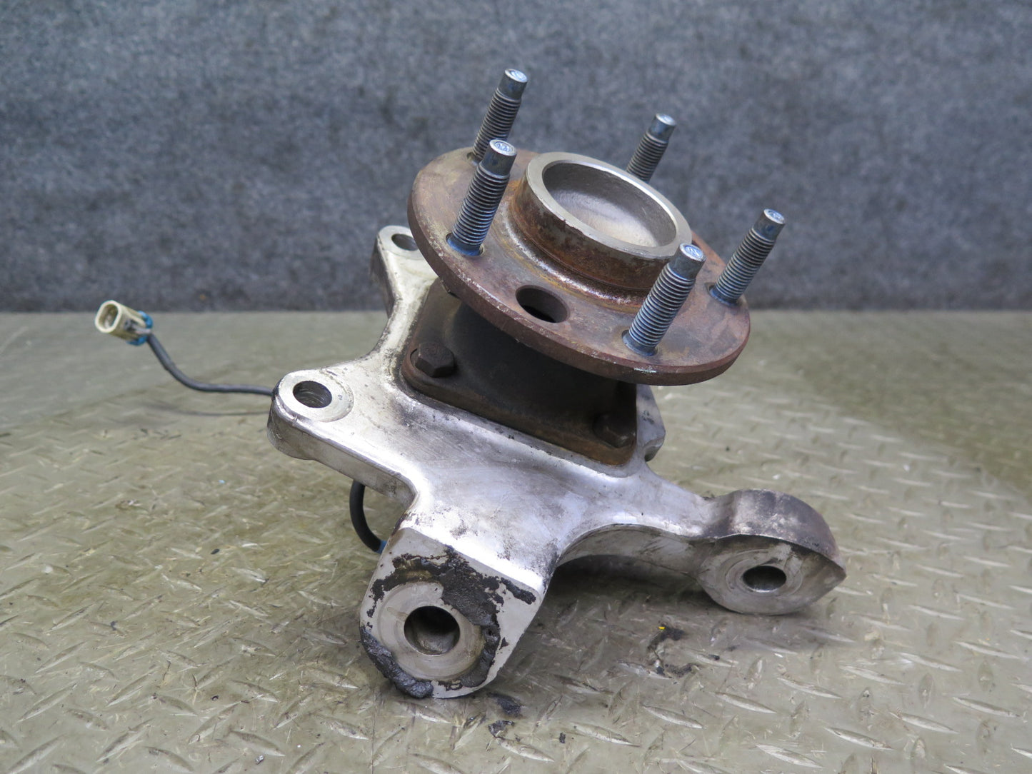 91-96 Chevrolet Corvette C4 Front Right Spindle Knuckle Wheel Hub Bearing OEM