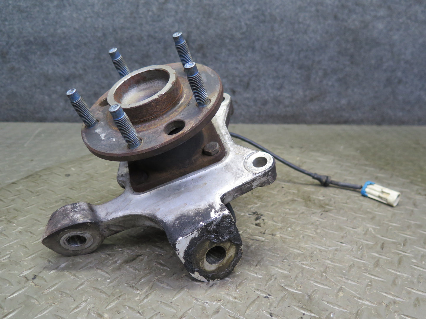 91-96 Chevrolet Corvette C4 Front Left Spindle Knuckle Wheel Hub Bearing OEM