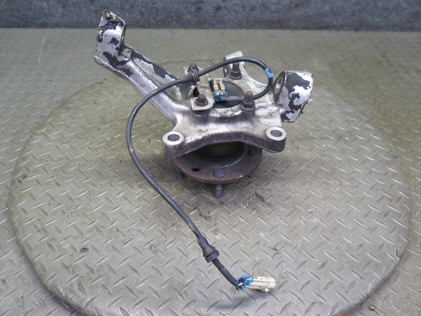 91-96 Chevrolet Corvette C4 Front Left Spindle Knuckle Wheel Hub Bearing OEM