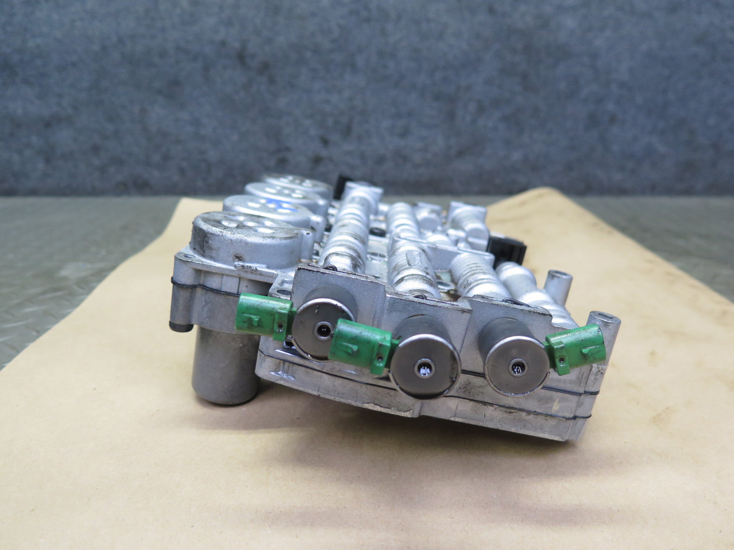 2004-2006 Cadillac XLR 4.6L V8 5-SPEED 5L50 Automatic Transmission Valve Body