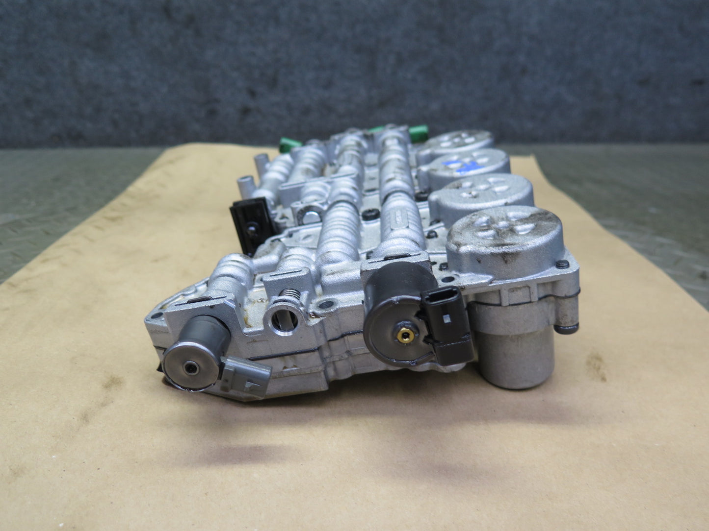 2004-2006 Cadillac XLR 4.6L V8 5-SPEED 5L50 Automatic Transmission Valve Body