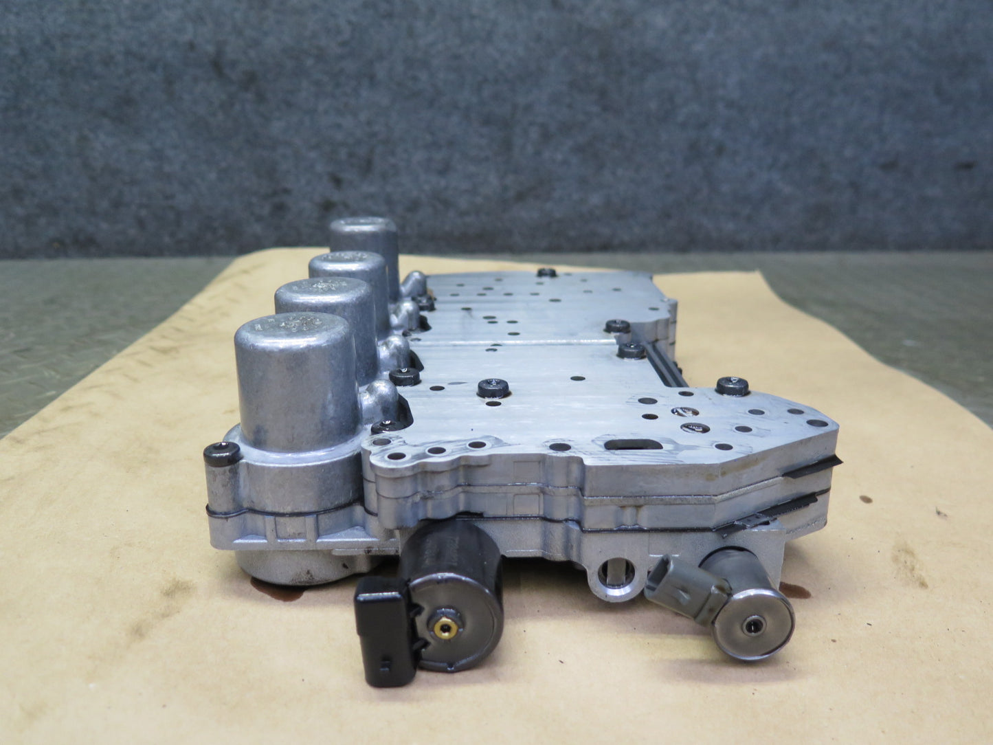 2004-2006 Cadillac XLR 4.6L V8 5-SPEED 5L50 Automatic Transmission Valve Body