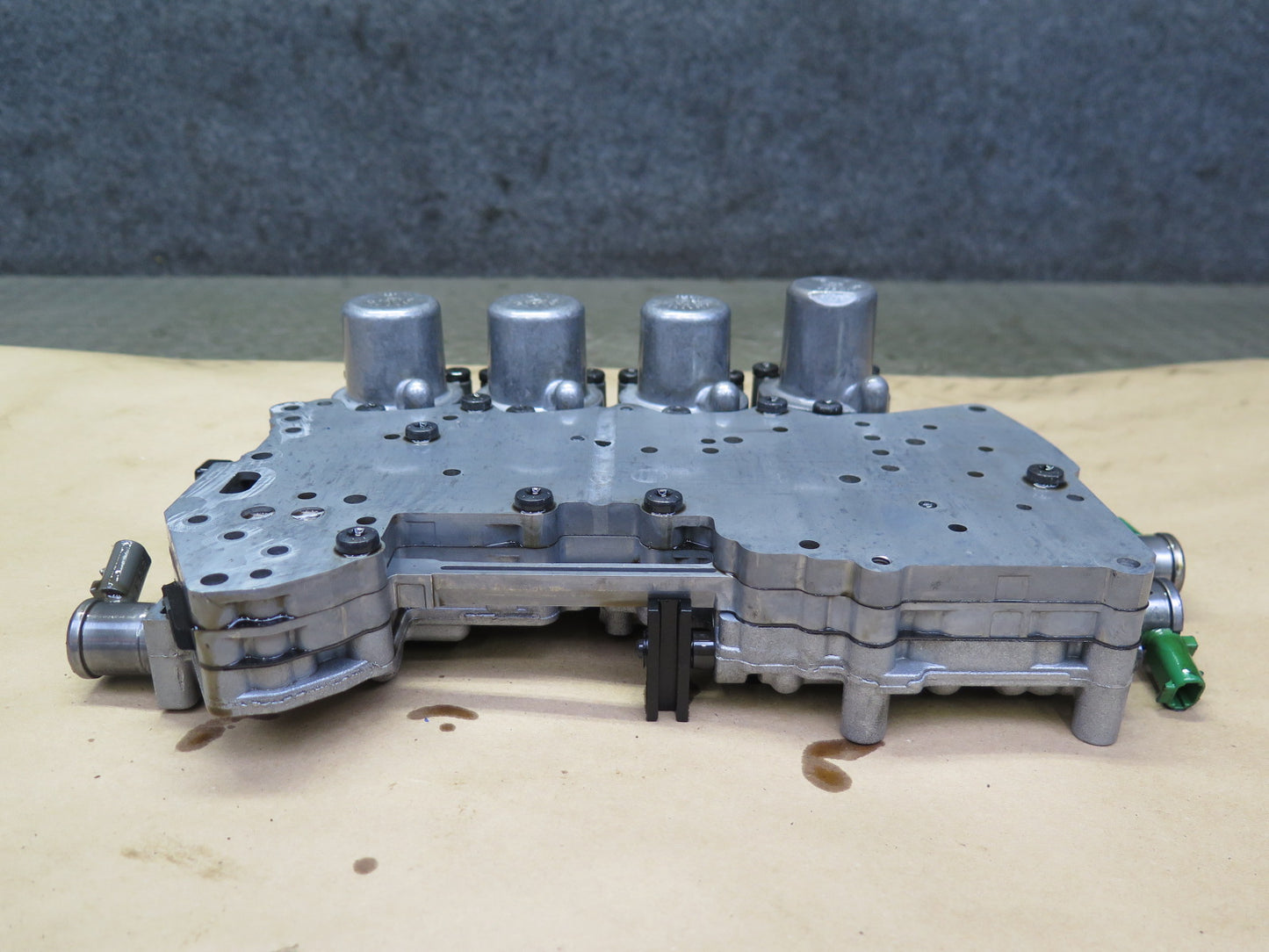 2004-2006 Cadillac XLR 4.6L V8 5-SPEED 5L50 Automatic Transmission Valve Body
