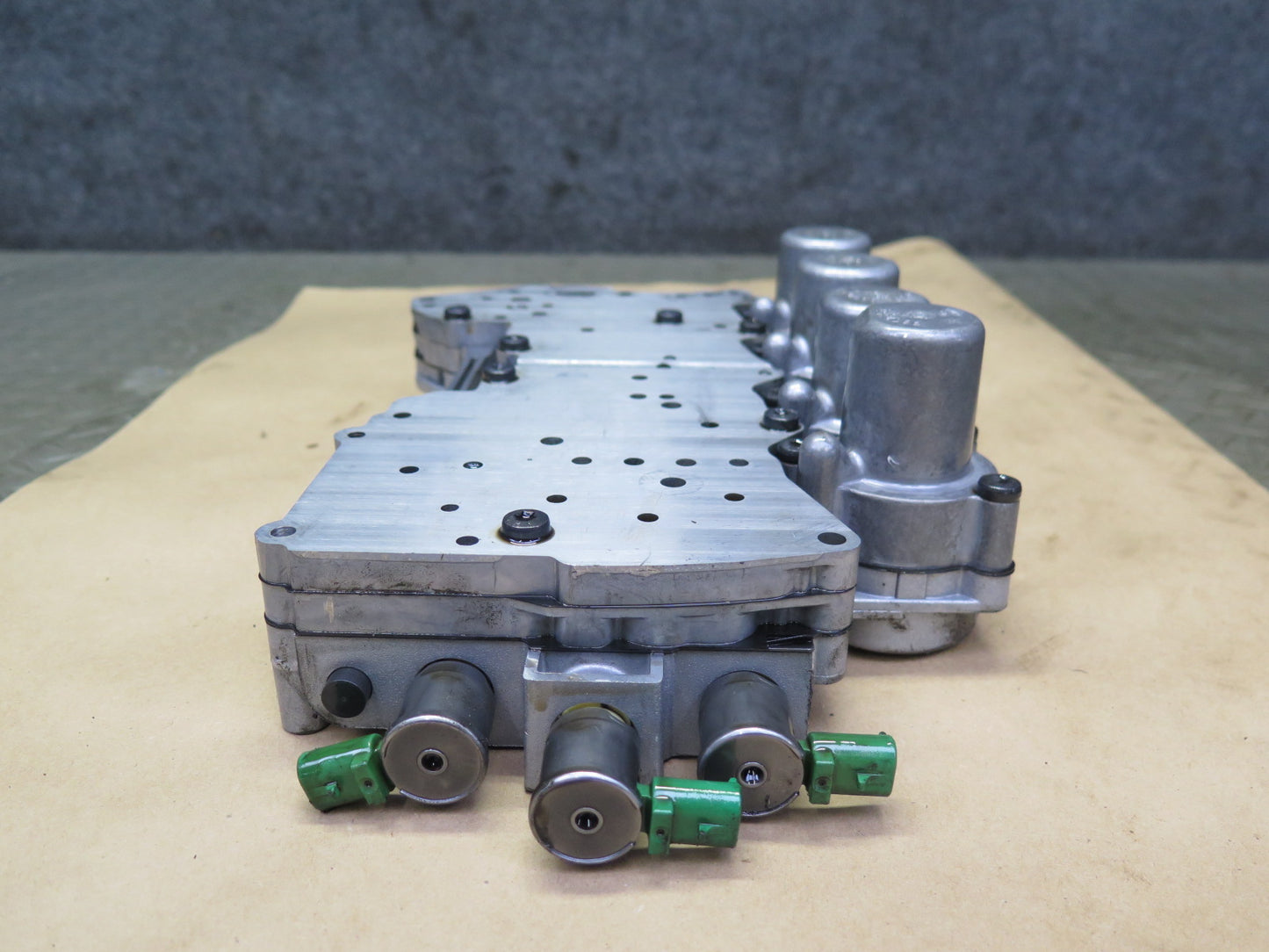 2004-2006 Cadillac XLR 4.6L V8 5-SPEED 5L50 Automatic Transmission Valve Body