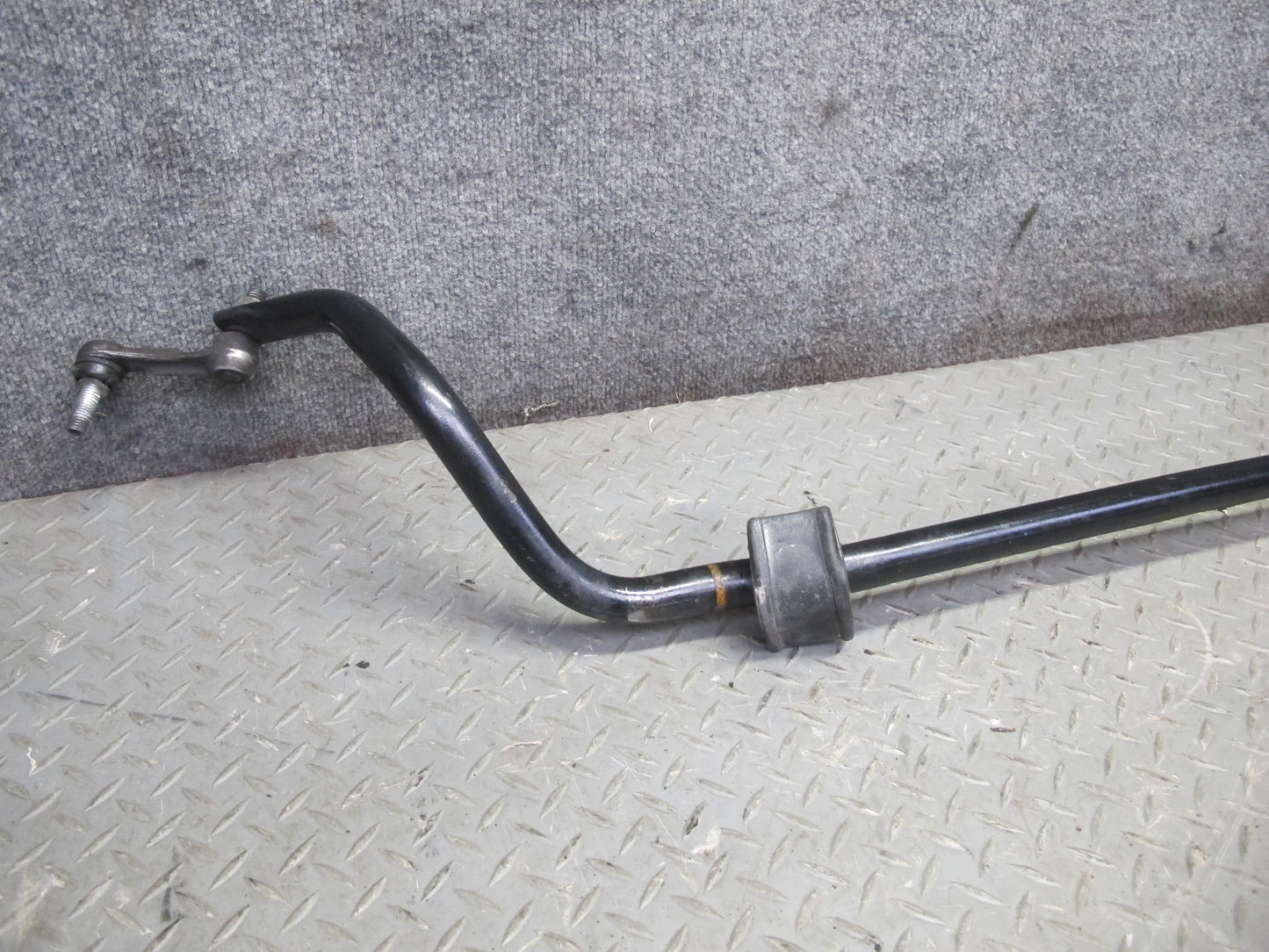 2004-2009 Cadillac XLR Front Anti Roll Stabilizer Sway Bar W/ Link Assembly