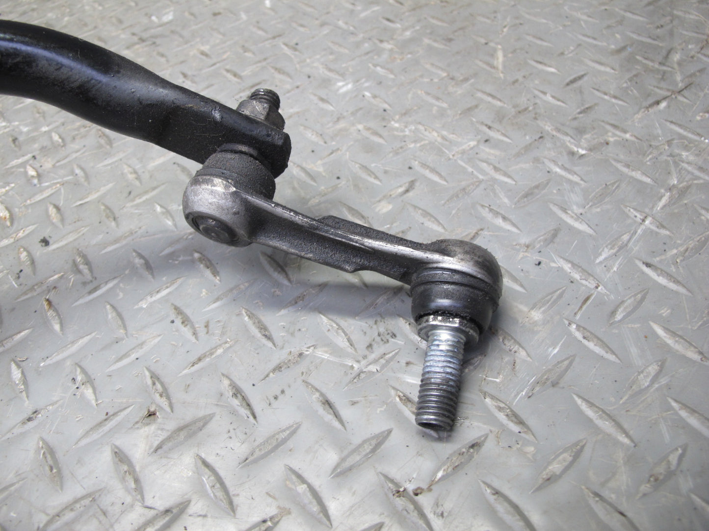 2004-2009 Cadillac XLR Front Anti Roll Stabilizer Sway Bar W/ Link Assembly