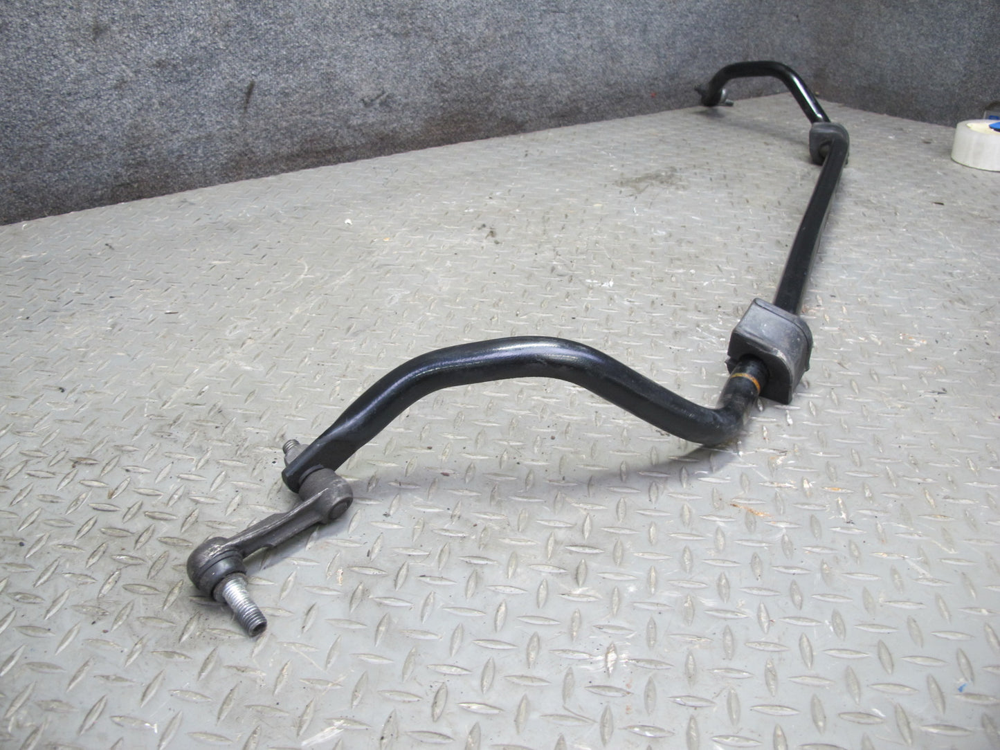 2004-2009 Cadillac XLR Front Anti Roll Stabilizer Sway Bar W/ Link Assembly