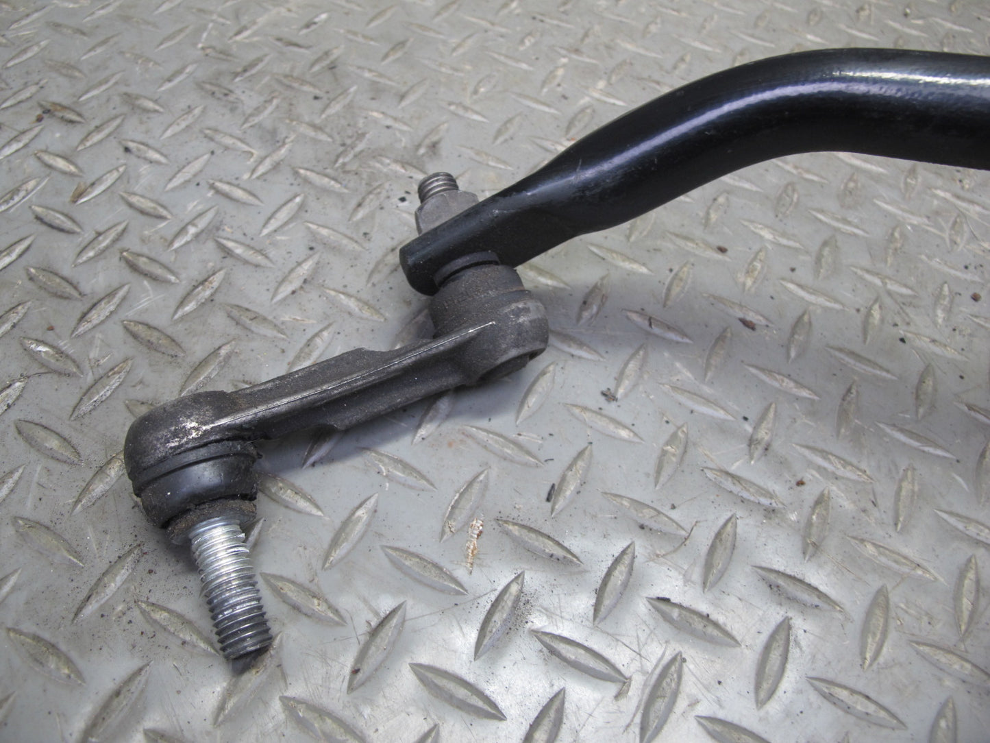 2004-2009 Cadillac XLR Front Anti Roll Stabilizer Sway Bar W/ Link Assembly