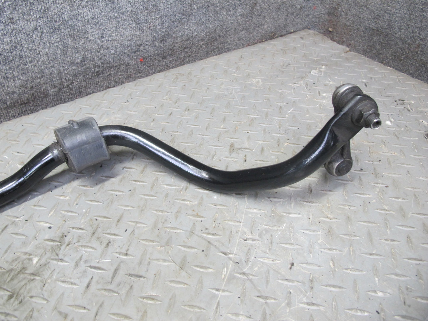 2004-2009 Cadillac XLR Front Anti Roll Stabilizer Sway Bar W/ Link Assembly