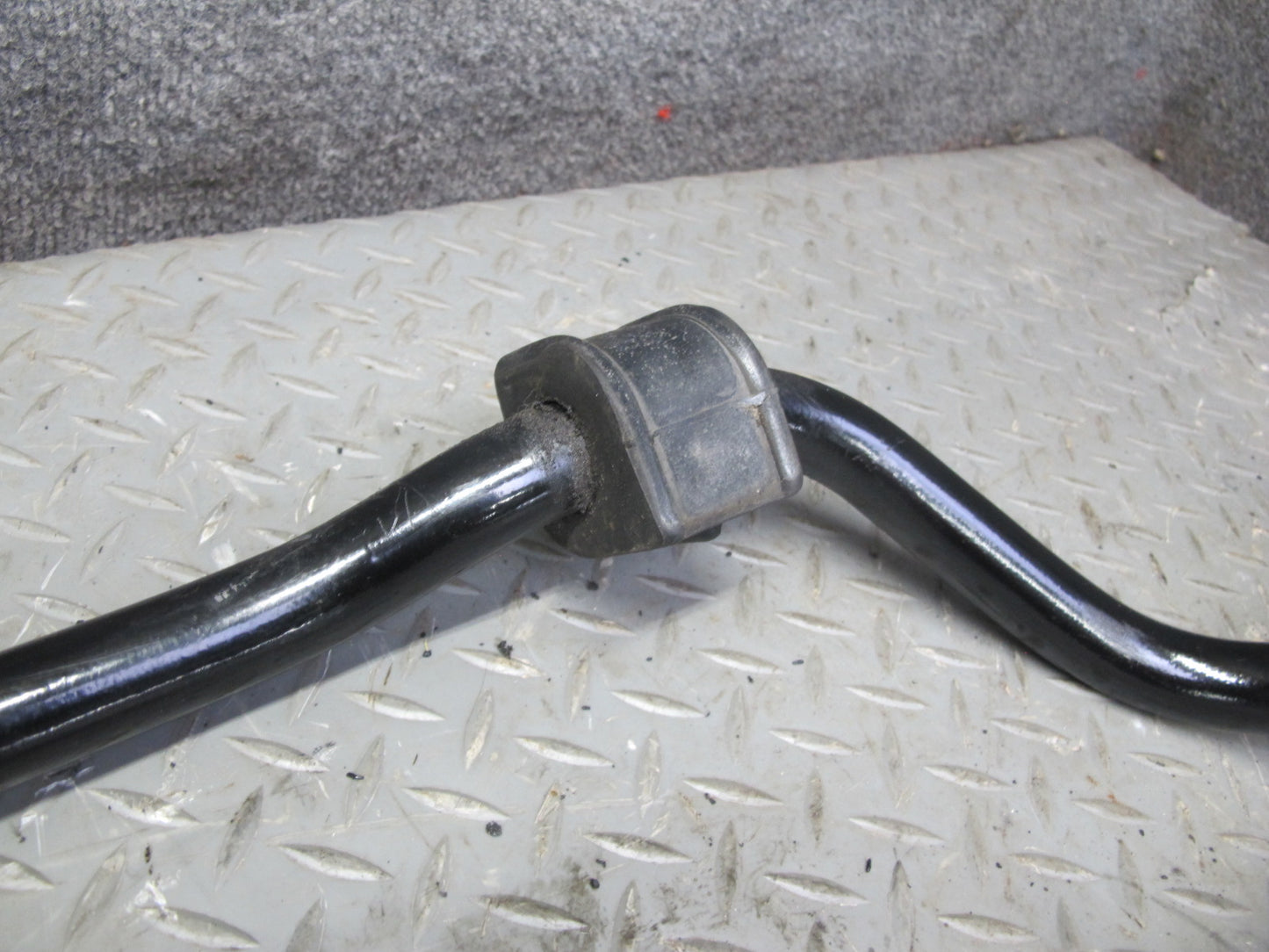 2004-2009 Cadillac XLR Front Anti Roll Stabilizer Sway Bar W/ Link Assembly