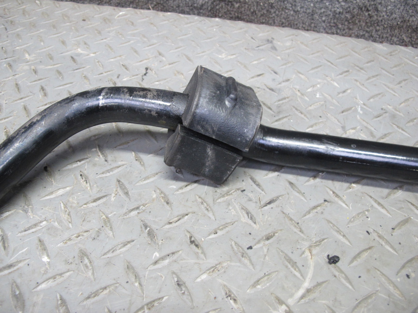 2004-2009 Cadillac XLR Front Anti Roll Stabilizer Sway Bar W/ Link Assembly