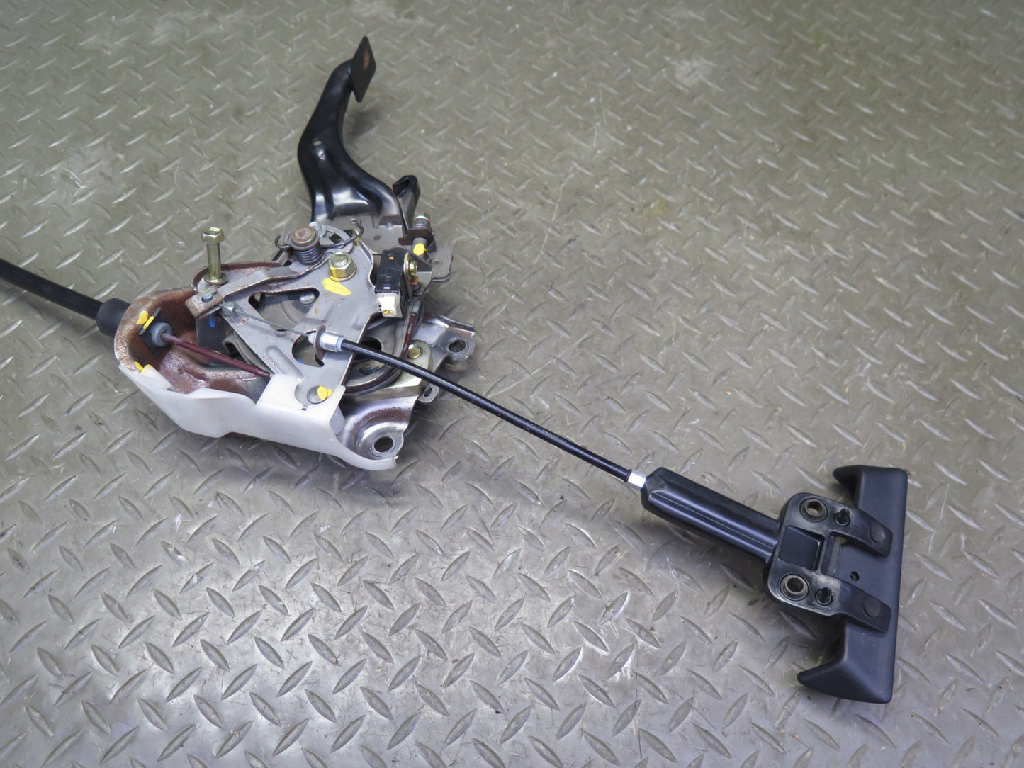 98-05 Lexus UZS161L GS300 GS400 GS430 Emergency Parking Brake Pedal w Cable OEM