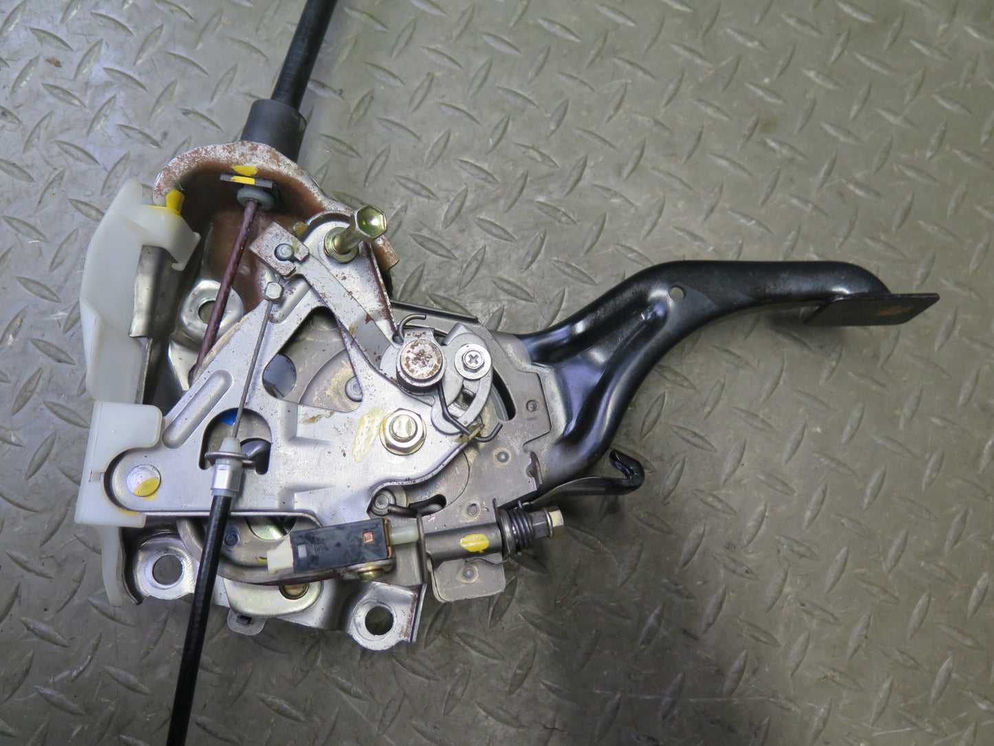 98-05 Lexus UZS161L GS300 GS400 GS430 Emergency Parking Brake Pedal w Cable OEM