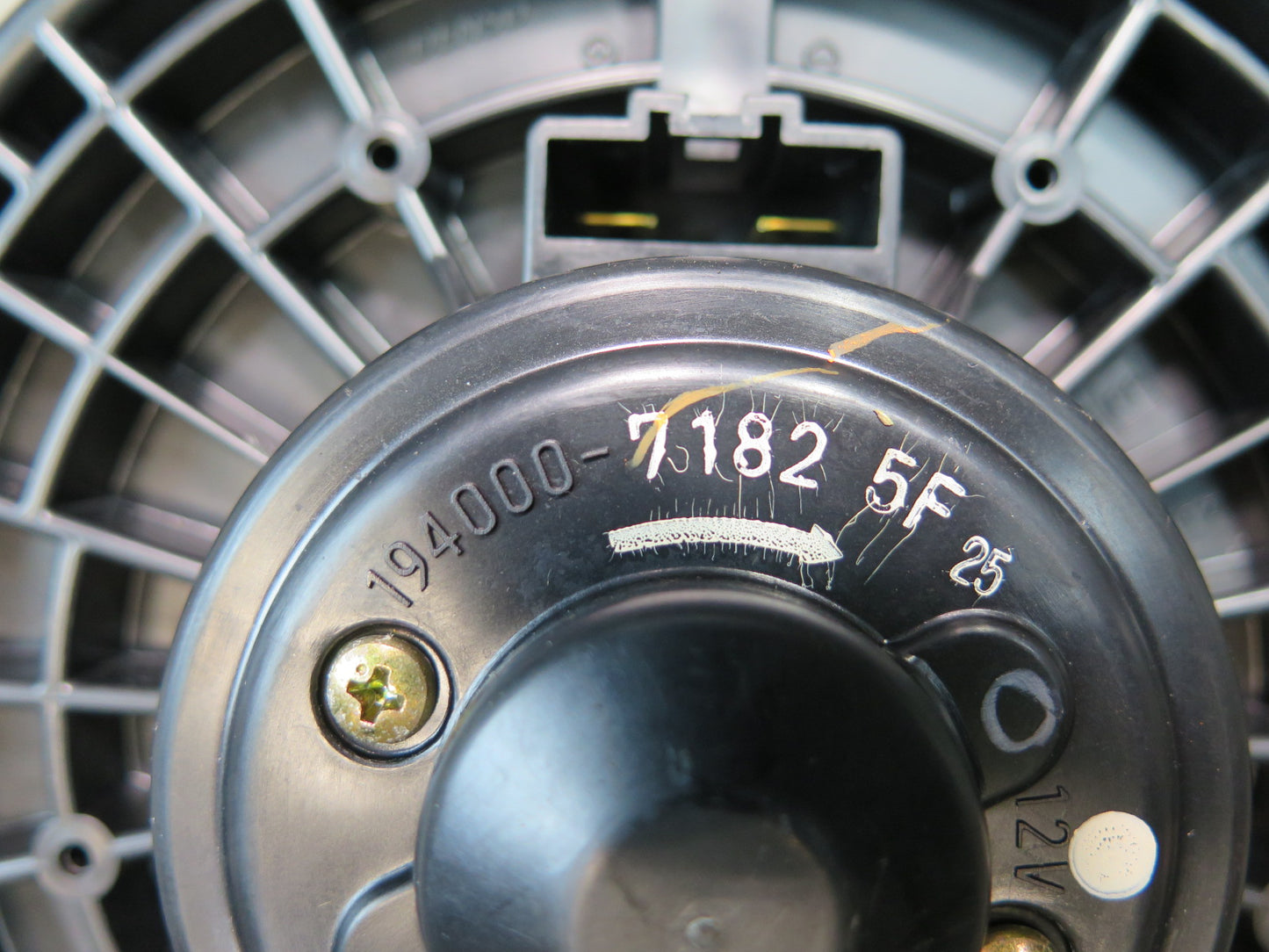 98-05 Lexus UZS161L GS300 GS400 GS430 A/C Heater Blower Motor Fan OEM